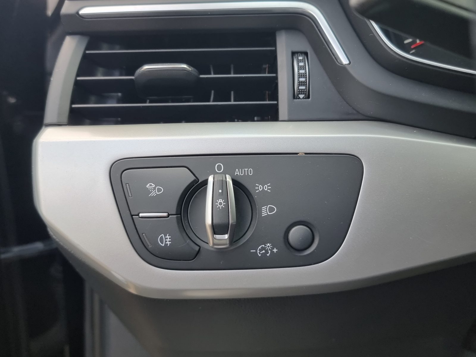 AUDI A4, 2.0 TDI, 150 CP, AN 2018, EURO 6     RATE-LIVRARE-GARANTIE