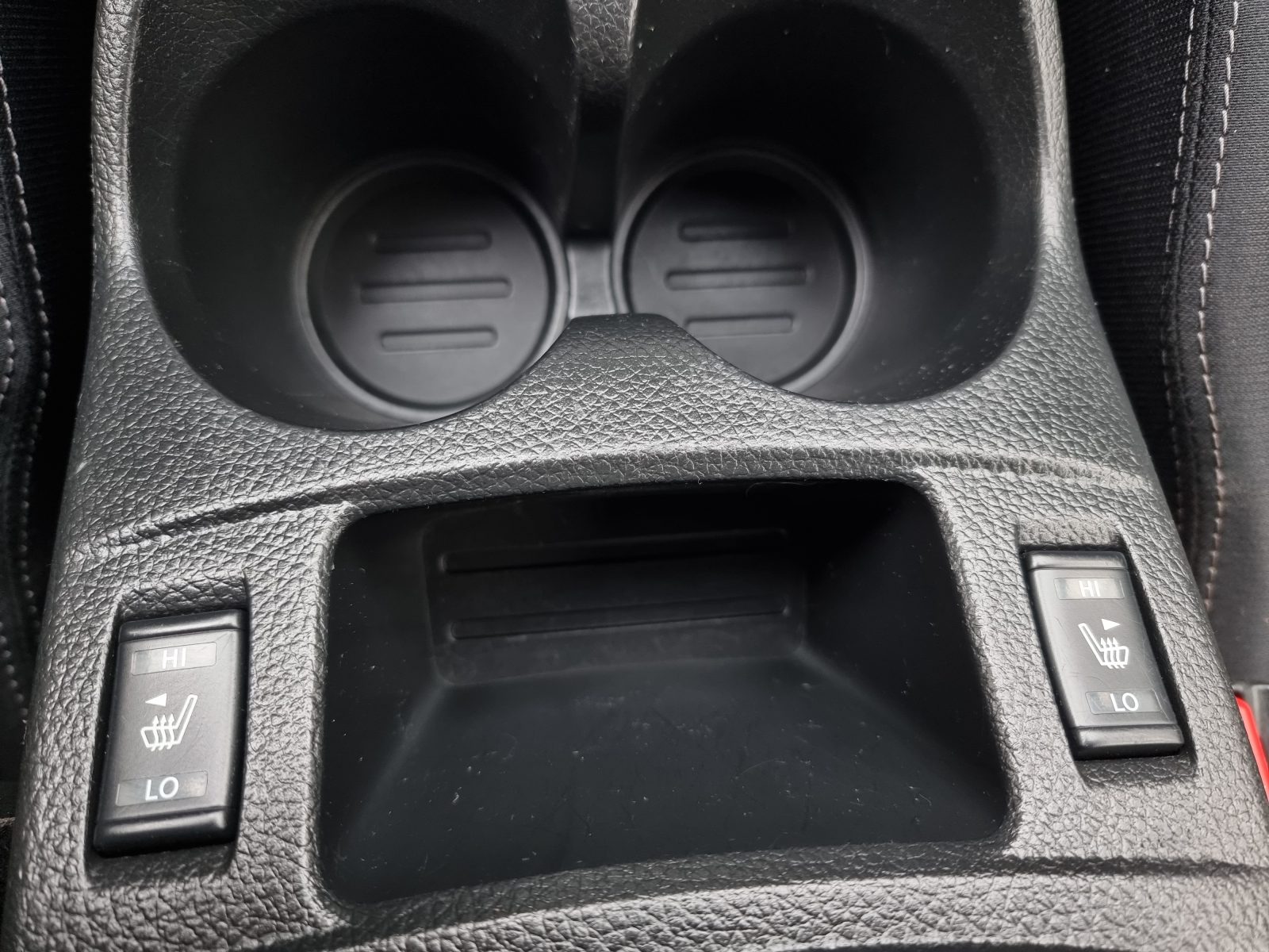 NISSAN QASHQAI ACENTA, 1.2 BENZINA, 115 CP, AN 2014, EURO 5       RATE-LIVRARE-GARANTIE