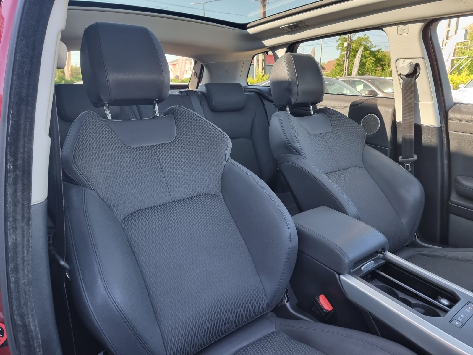 LAND ROVER RANGE ROVER EVOQUE 4X4, 2.0 DIESEL, 150 CP, AN 2017, EURO 6      REVIZIE EFECTUATA ( DISTRIBUTIE + ULEI SI FILTRE )     RATE-LIVRARE-GARANTIE