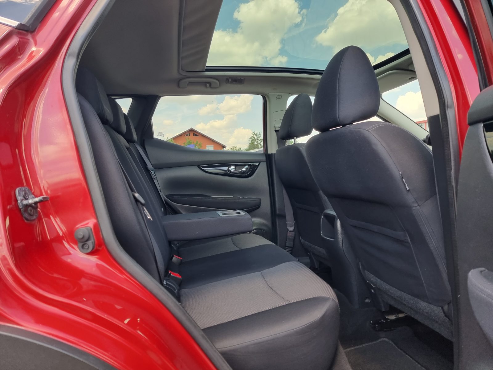 NISSAN QASHQAI, 1.5 DIESEL, 110 CP, AN 2014, EURO 5         RATE-LIVRARE-GARANTIE