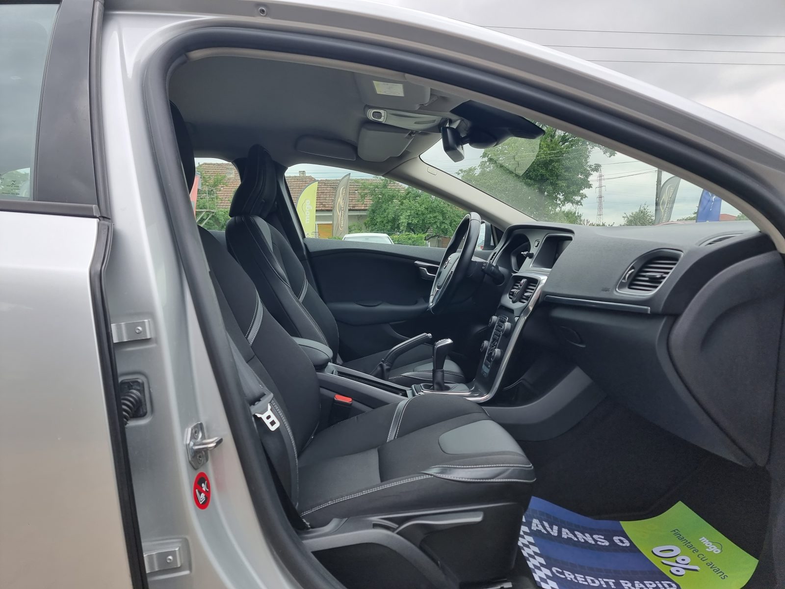 VOLVO V40, 2.0 DIESEL, 120 CP, AN 2016, EURO 6       RATE-LIVRARE-GARANTIE