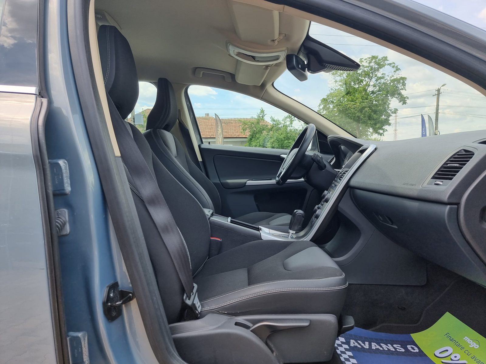 VOLVO XC60 4X4, 2.4 DIESEL, 163 CP, AN 2011, EURO 5      RATE-LIVRARE-GARANTIE