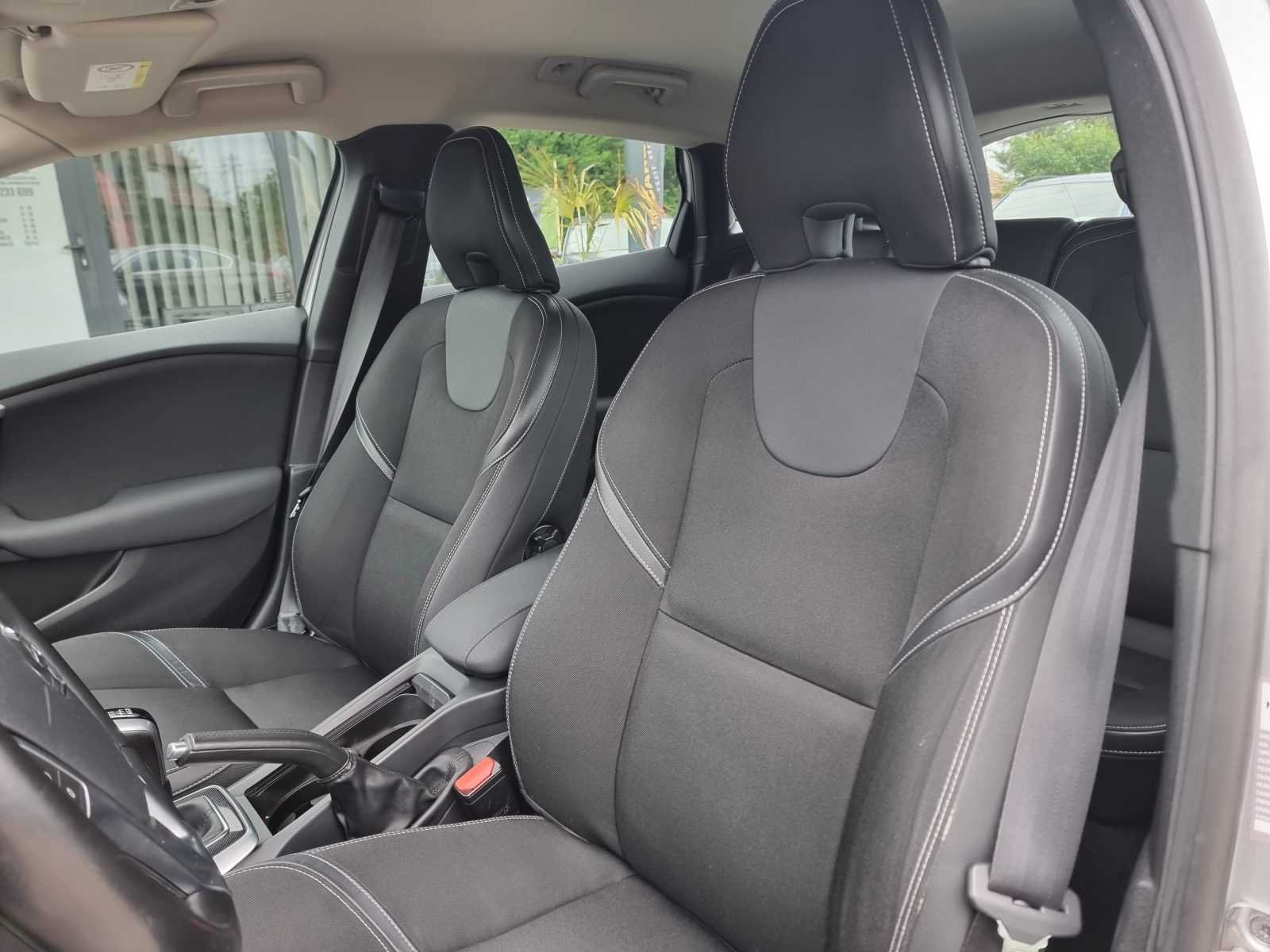 VOLVO V40, 2.0 DIESEL, 120 CP, AN 2016, EURO 6       RATE-LIVRARE-GARANTIE