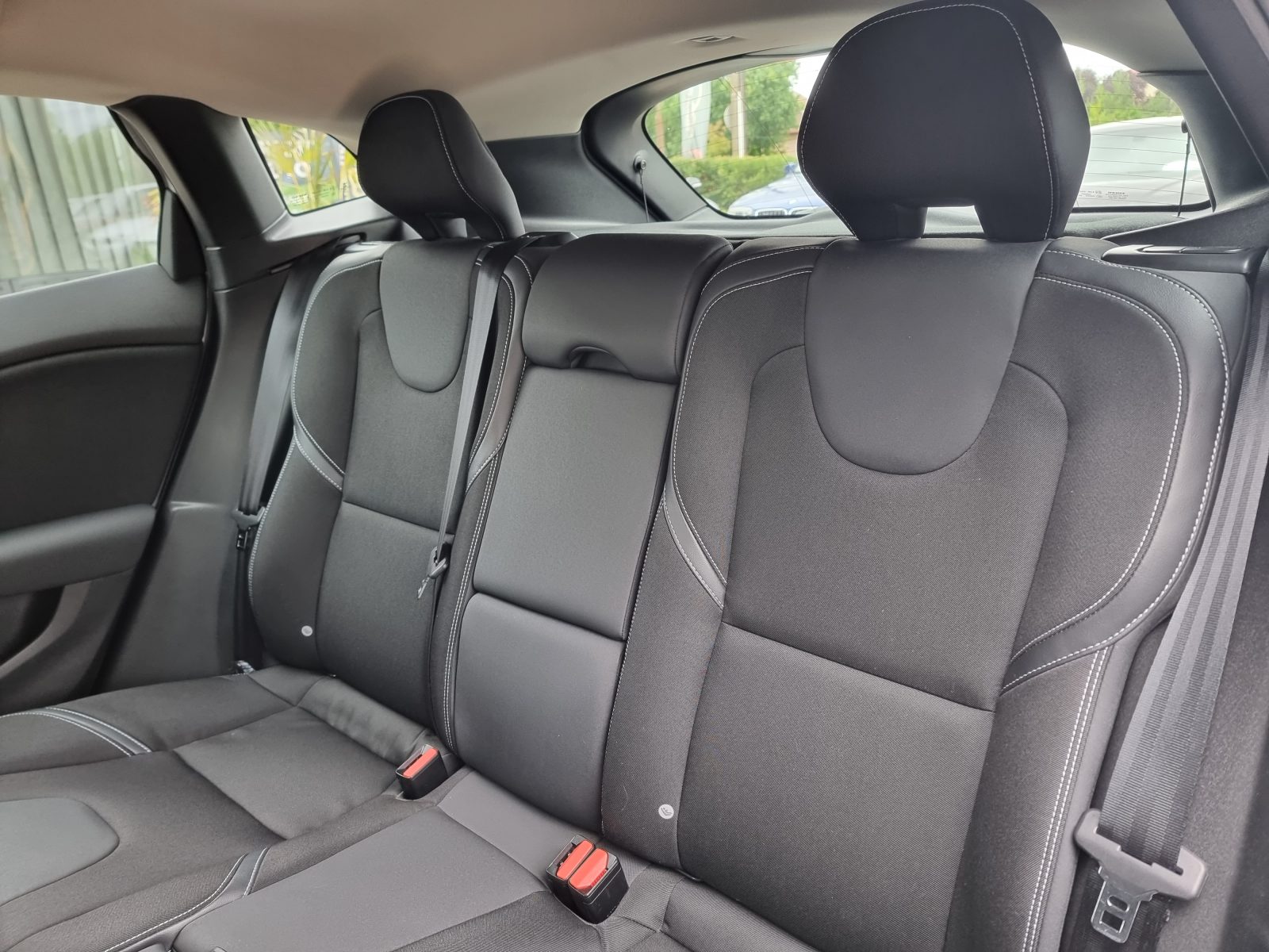 VOLVO V40, 2.0 DIESEL, 120 CP, AN 2016, EURO 6       RATE-LIVRARE-GARANTIE