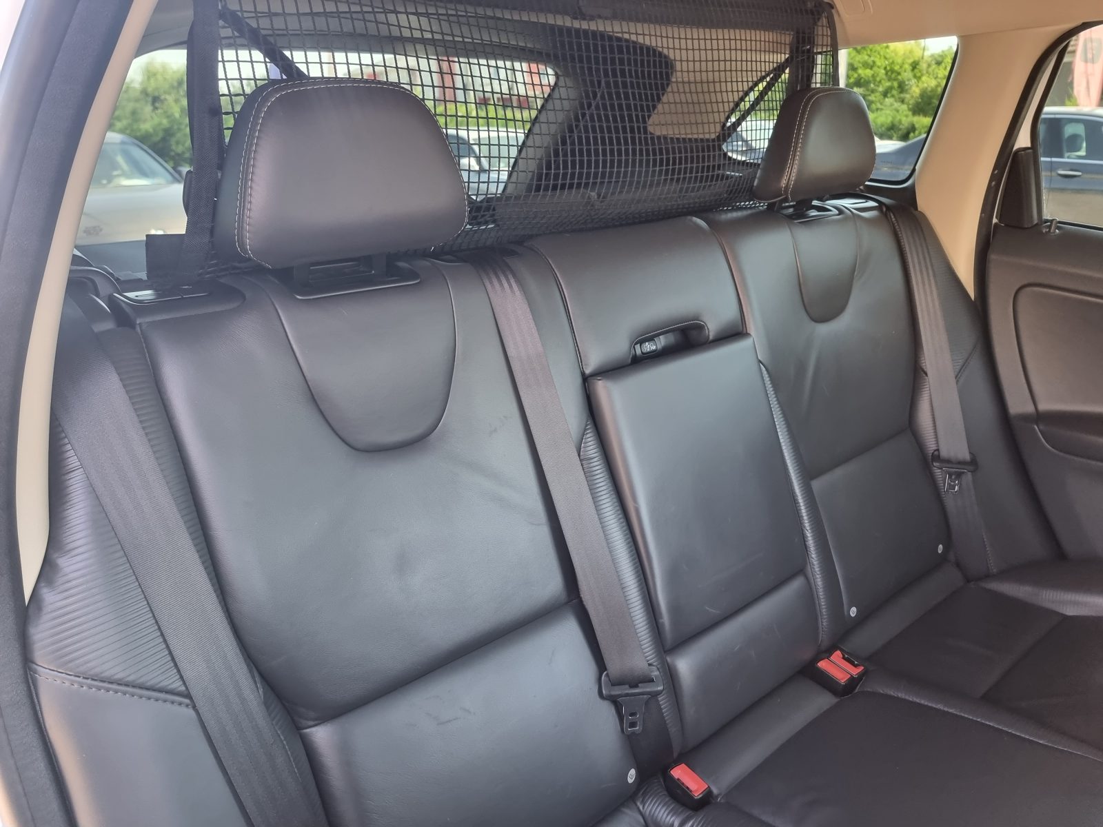 VOLVO XC60 4X4 R-DESIGN, 2.4 DIESEL, 215 CP, AN 2012, EURO 5       RATE-LIVRARE-GARANTIE