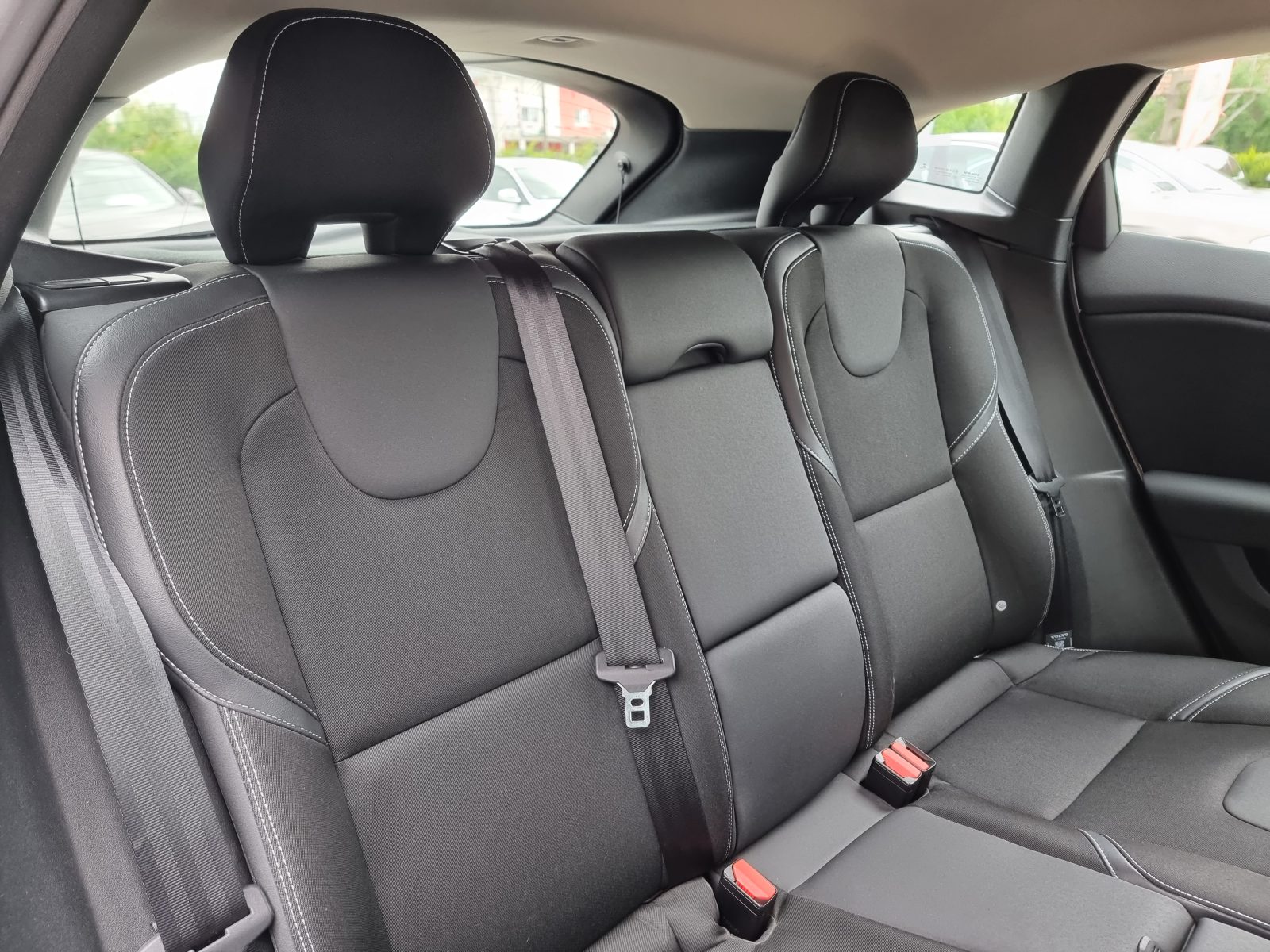 VOLVO V40, 2.0 DIESEL, 120 CP, AN 2016, EURO 6       RATE-LIVRARE-GARANTIE