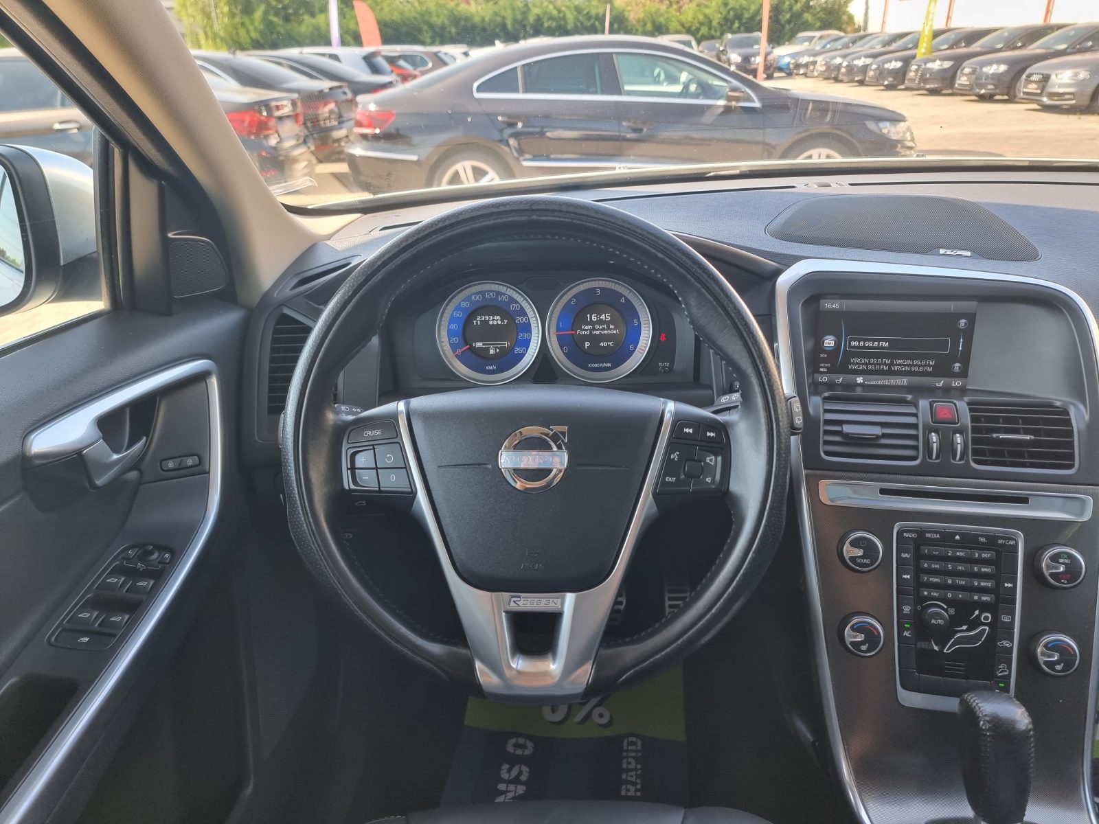 VOLVO XC60 4X4 R-DESIGN, 2.4 DIESEL, 215 CP, AN 2012, EURO 5       RATE-LIVRARE-GARANTIE