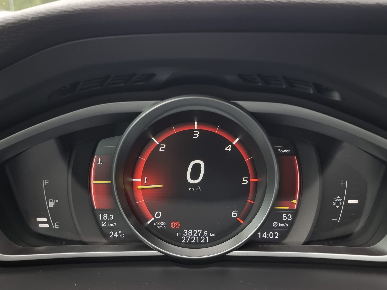 VOLVO V40, 2.0 DIESEL, 120 CP, AN 2016, EURO 6       RATE-LIVRARE-GARANTIE