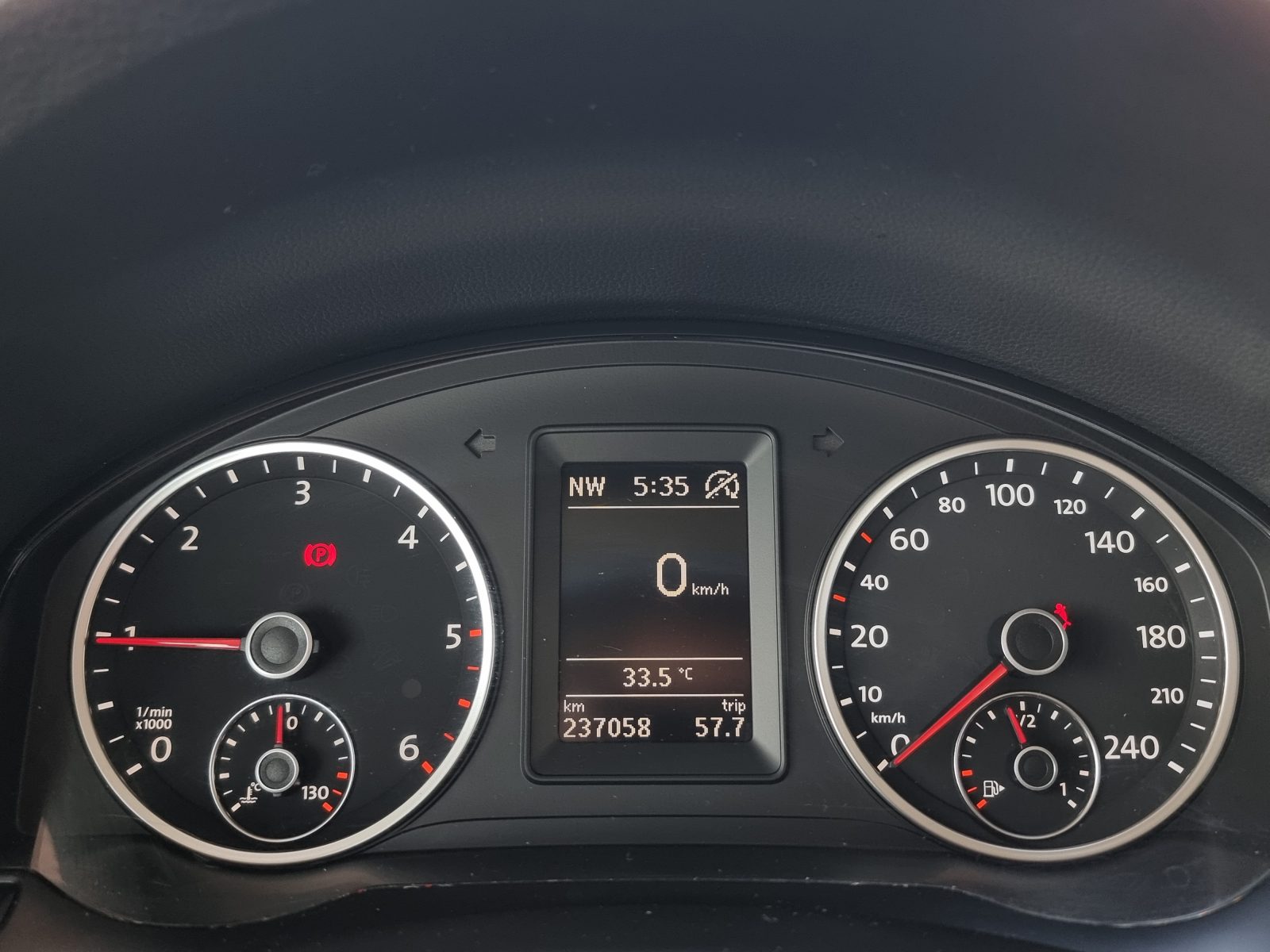 VOLKSWAGEN TIGUAN 4X4, 2.0 TDI, 140 CP, AN 2013, EURO 5       RATE-LIVRARE-GARANTIE