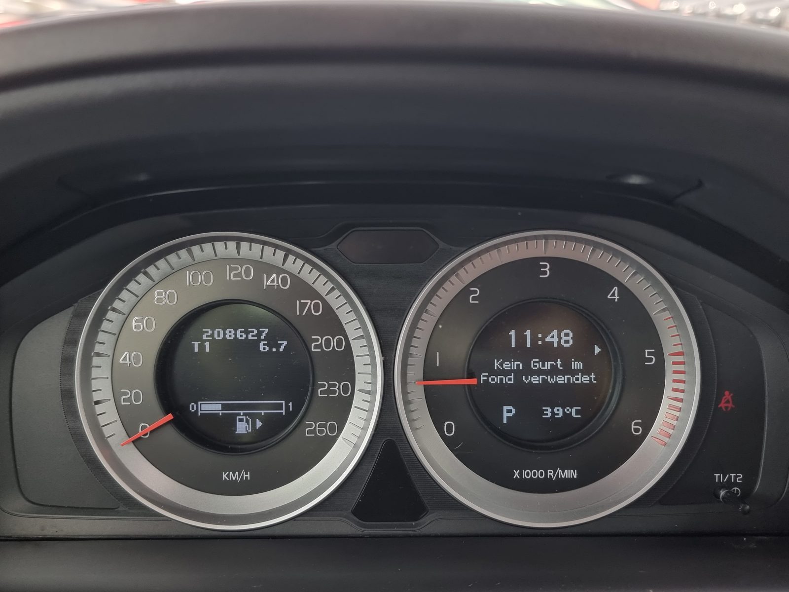 VOLVO XC60 4X4, 2.4 DIESEL, 163 CP, AN 2011, EURO 5      RATE-LIVRARE-GARANTIE