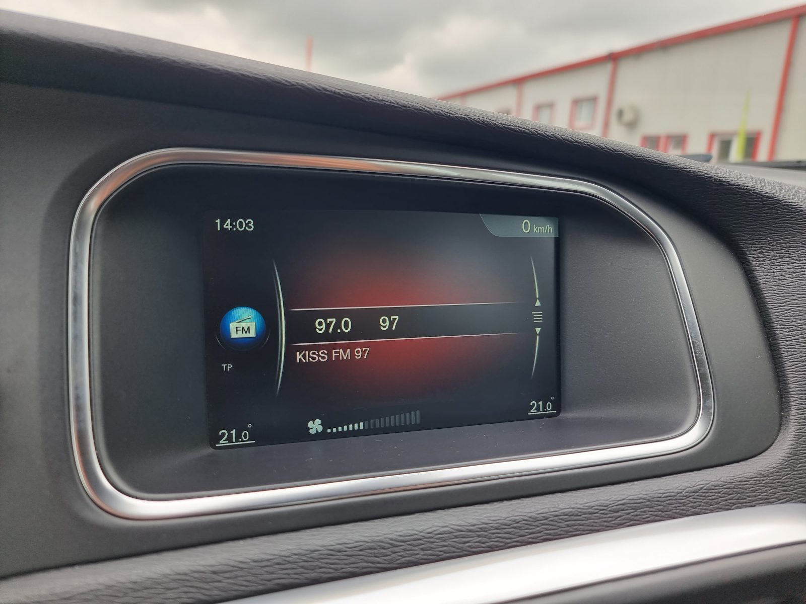 VOLVO V40, 2.0 DIESEL, 120 CP, AN 2016, EURO 6       RATE-LIVRARE-GARANTIE