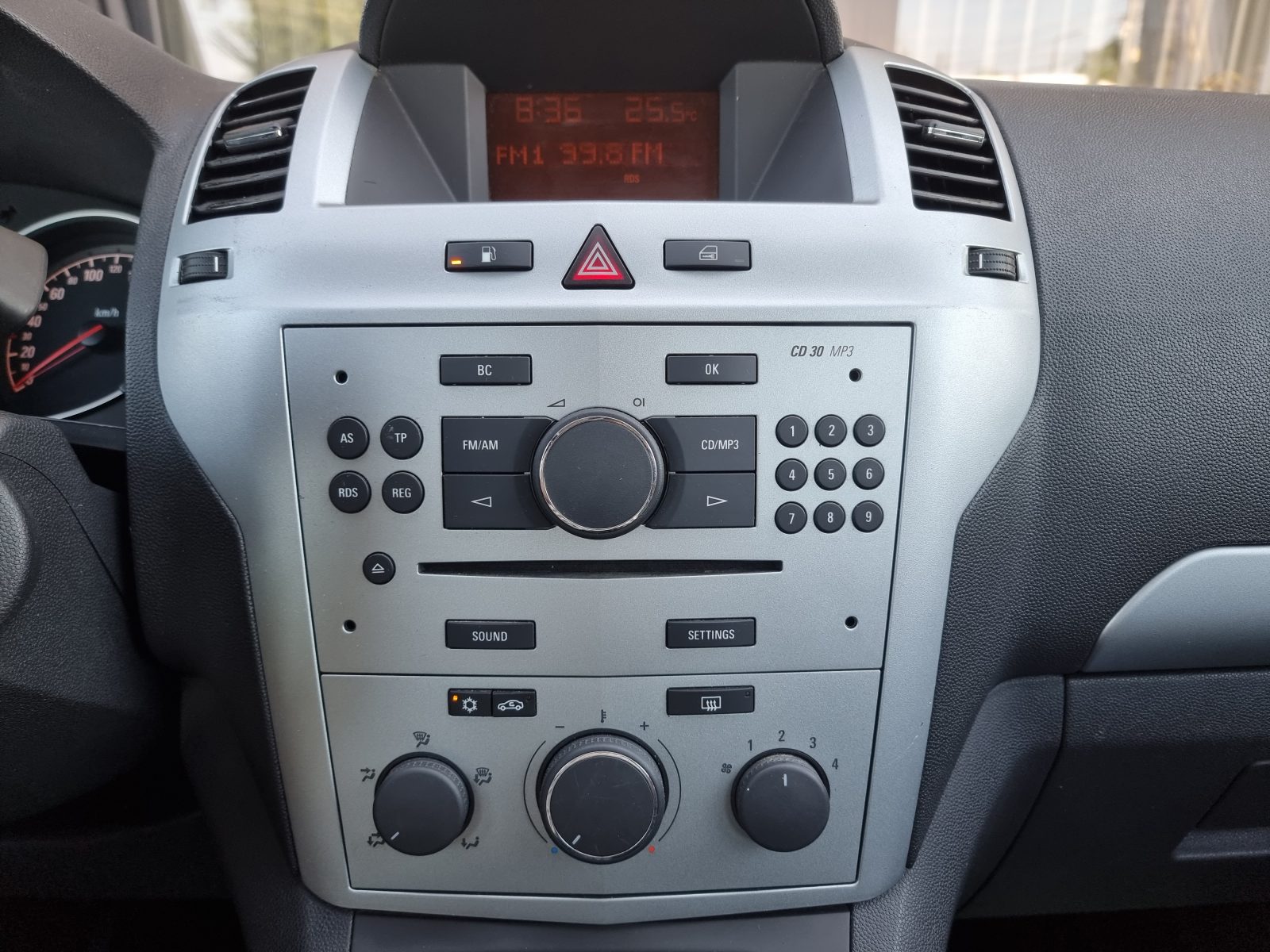 OPEL ZAFIRA 7 LOCURI, 1.6 BENZINA + GAZ , 94 CP, AN 2009            RATE-LIVRARE-GARANTIE