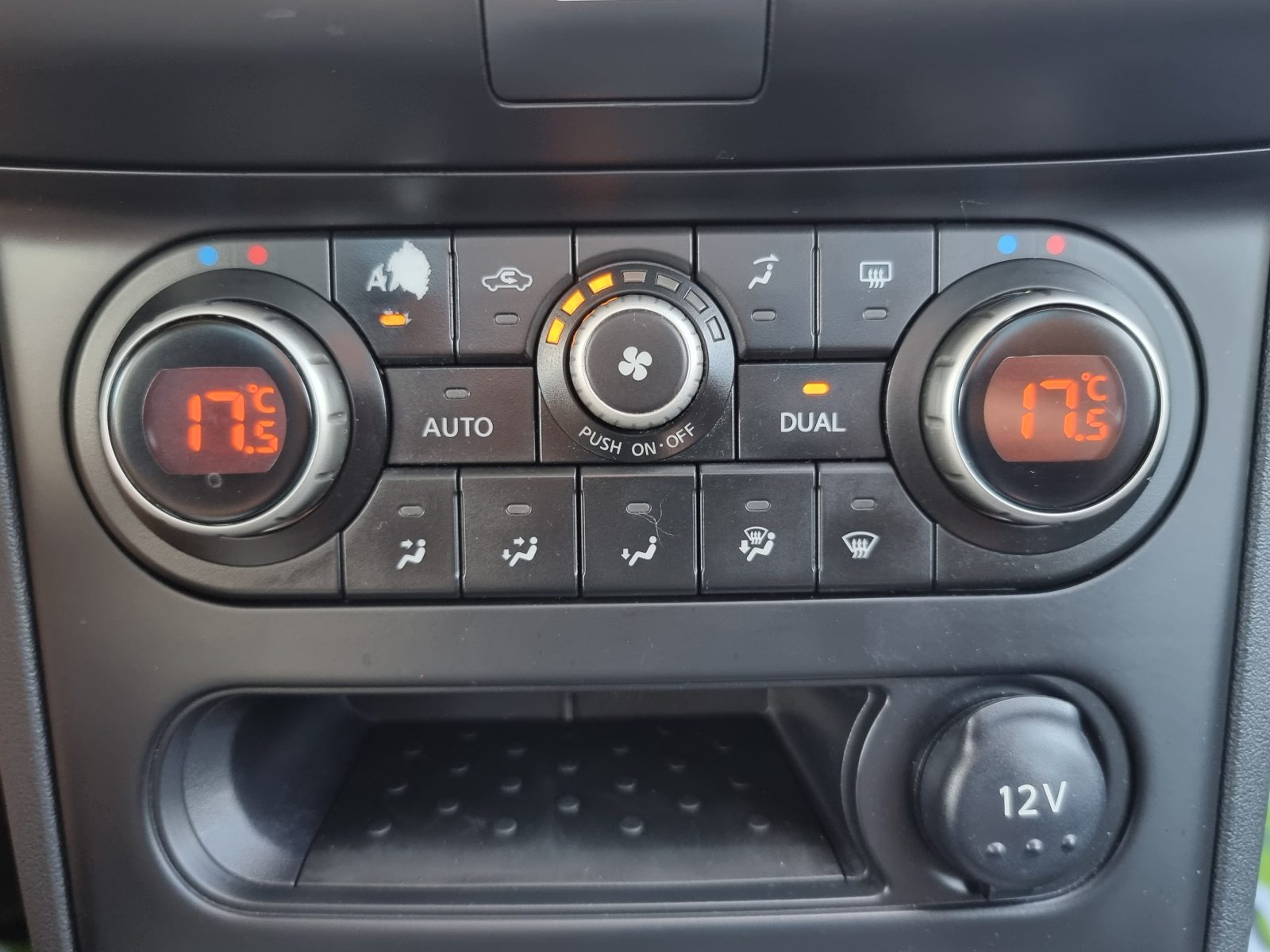 NISSAN QASHQAI, 1.5 DIESEL, 110 CP, AN 2013, EURO 5     RATE-LIVRARE-GARANTIE