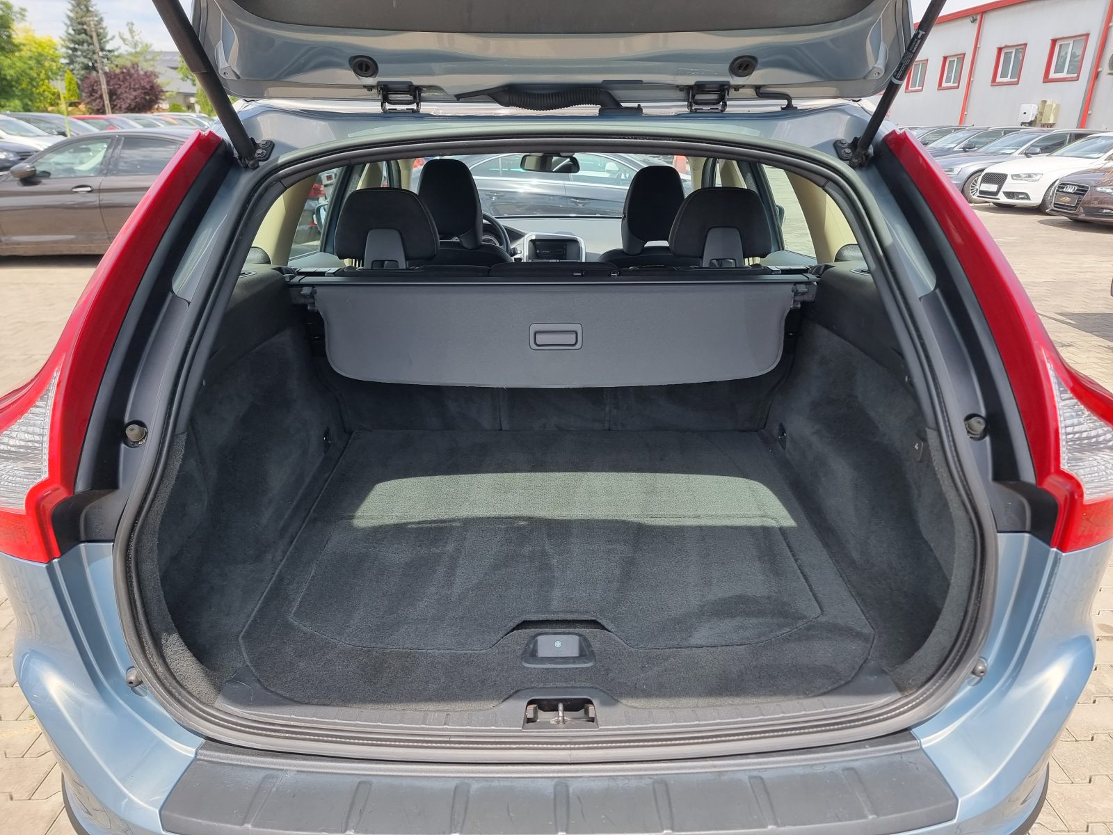 VOLVO XC60 4X4, 2.4 DIESEL, 163 CP, AN 2011, EURO 5      RATE-LIVRARE-GARANTIE