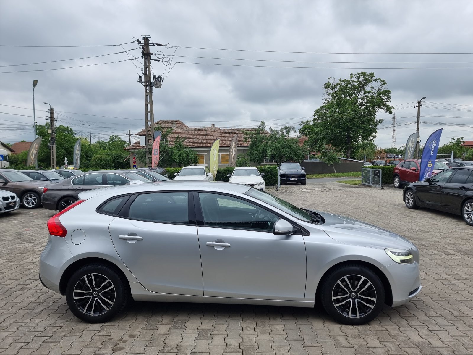 VOLVO V40, 2.0 DIESEL, 120 CP, AN 2016, EURO 6       RATE-LIVRARE-GARANTIE