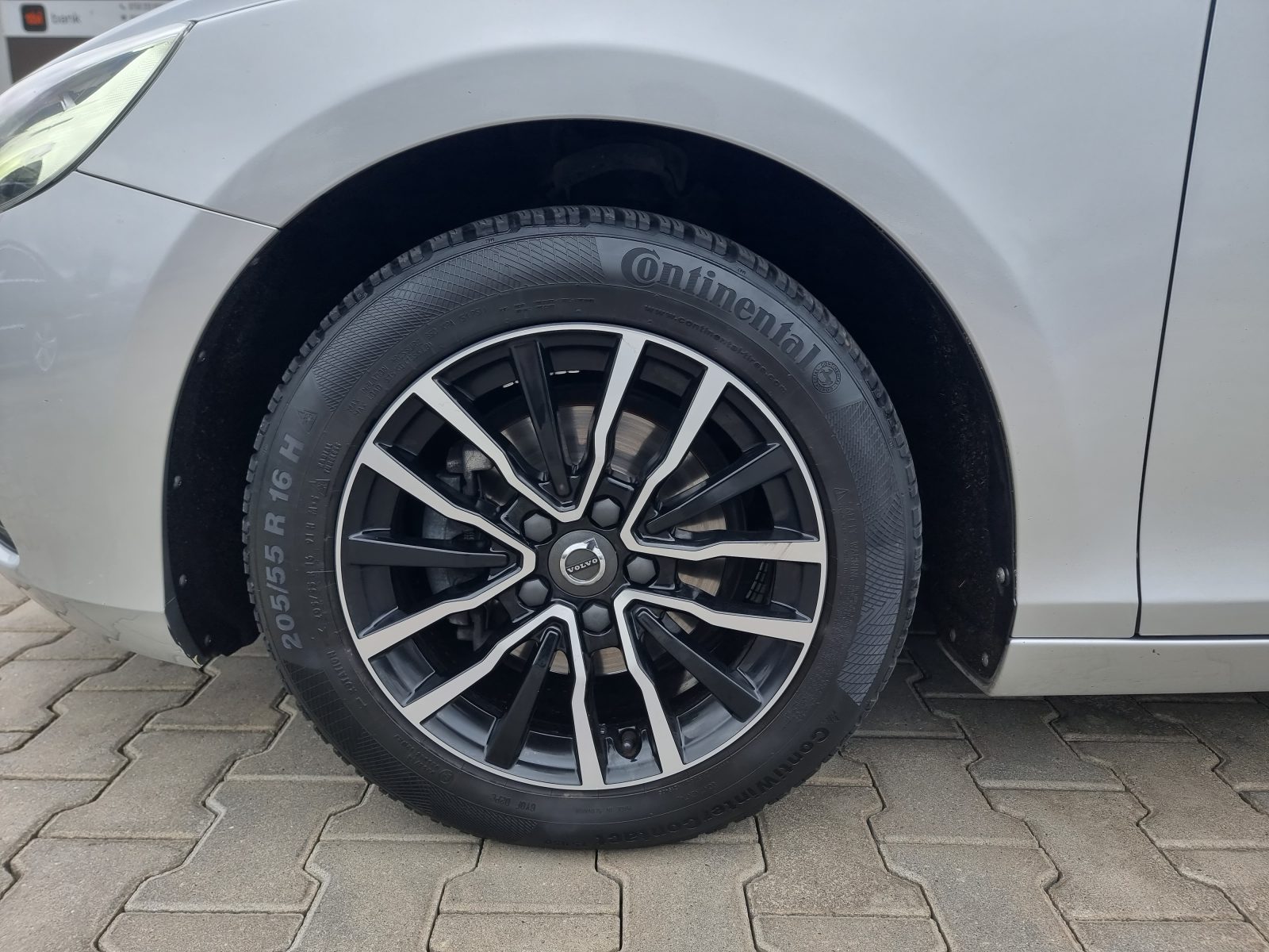 VOLVO V40, 2.0 DIESEL, 120 CP, AN 2016, EURO 6       RATE-LIVRARE-GARANTIE