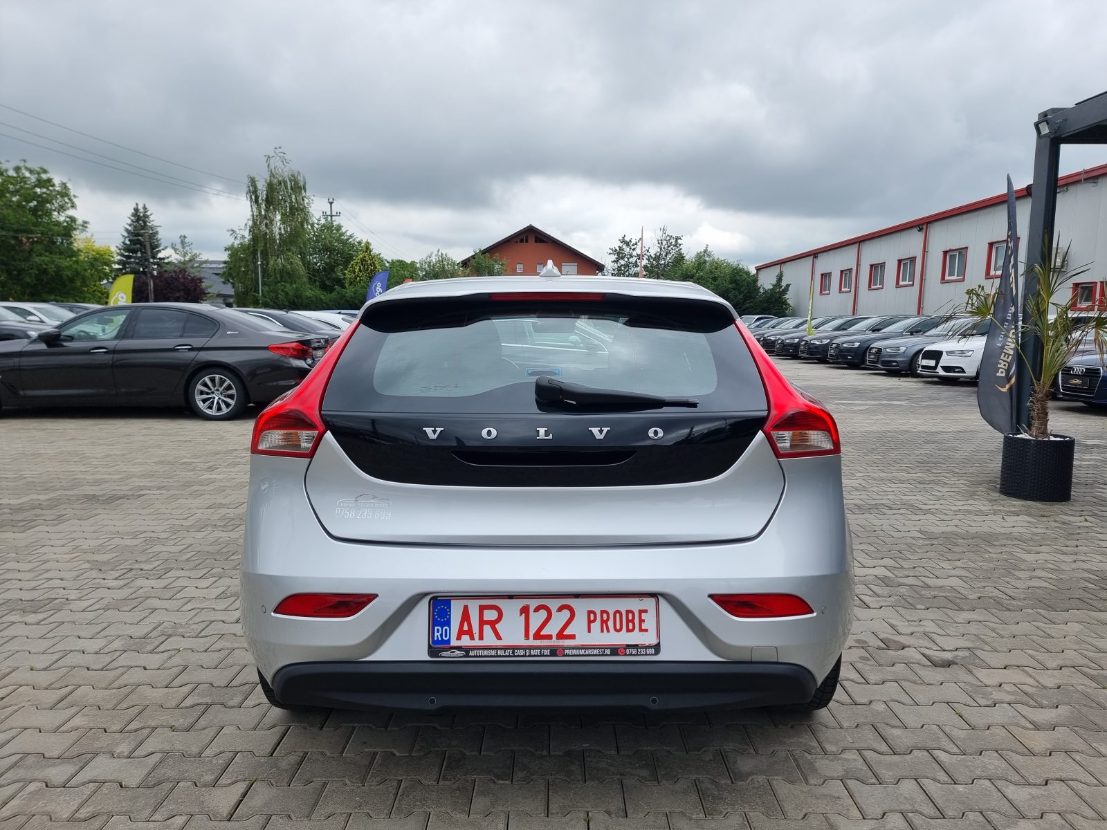 VOLVO V40, 2.0 DIESEL, 120 CP, AN 2016, EURO 6       RATE-LIVRARE-GARANTIE