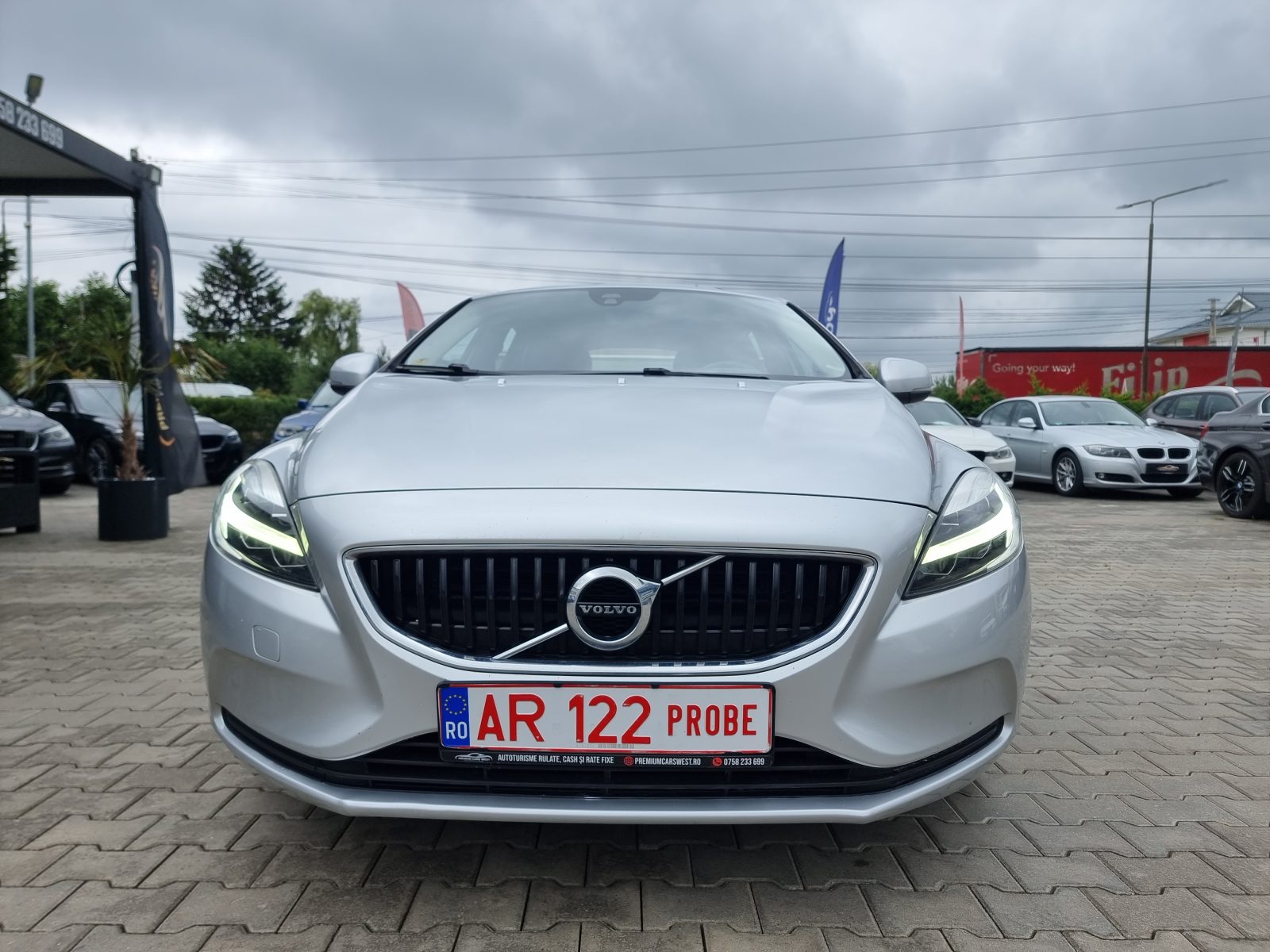 VOLVO V40, 2.0 DIESEL, 120 CP, AN 2016, EURO 6       RATE-LIVRARE-GARANTIE