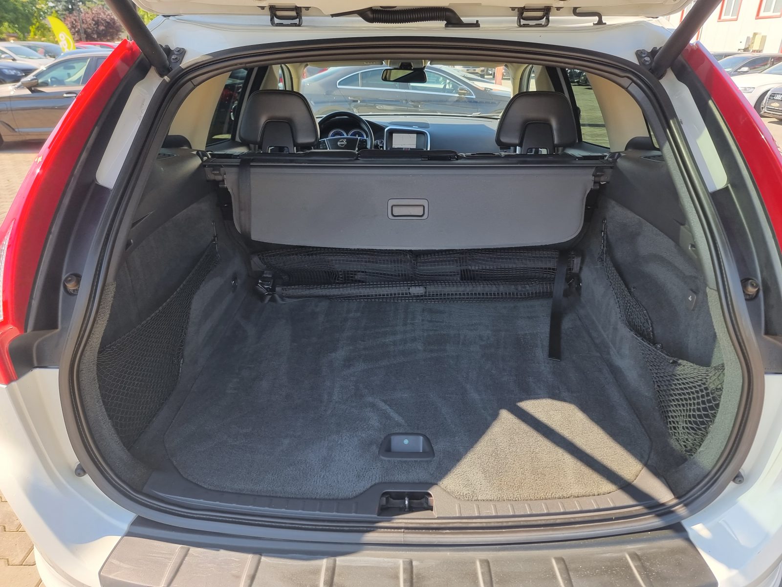 VOLVO XC60 4X4 R-DESIGN, 2.4 DIESEL, 215 CP, AN 2012, EURO 5       RATE-LIVRARE-GARANTIE