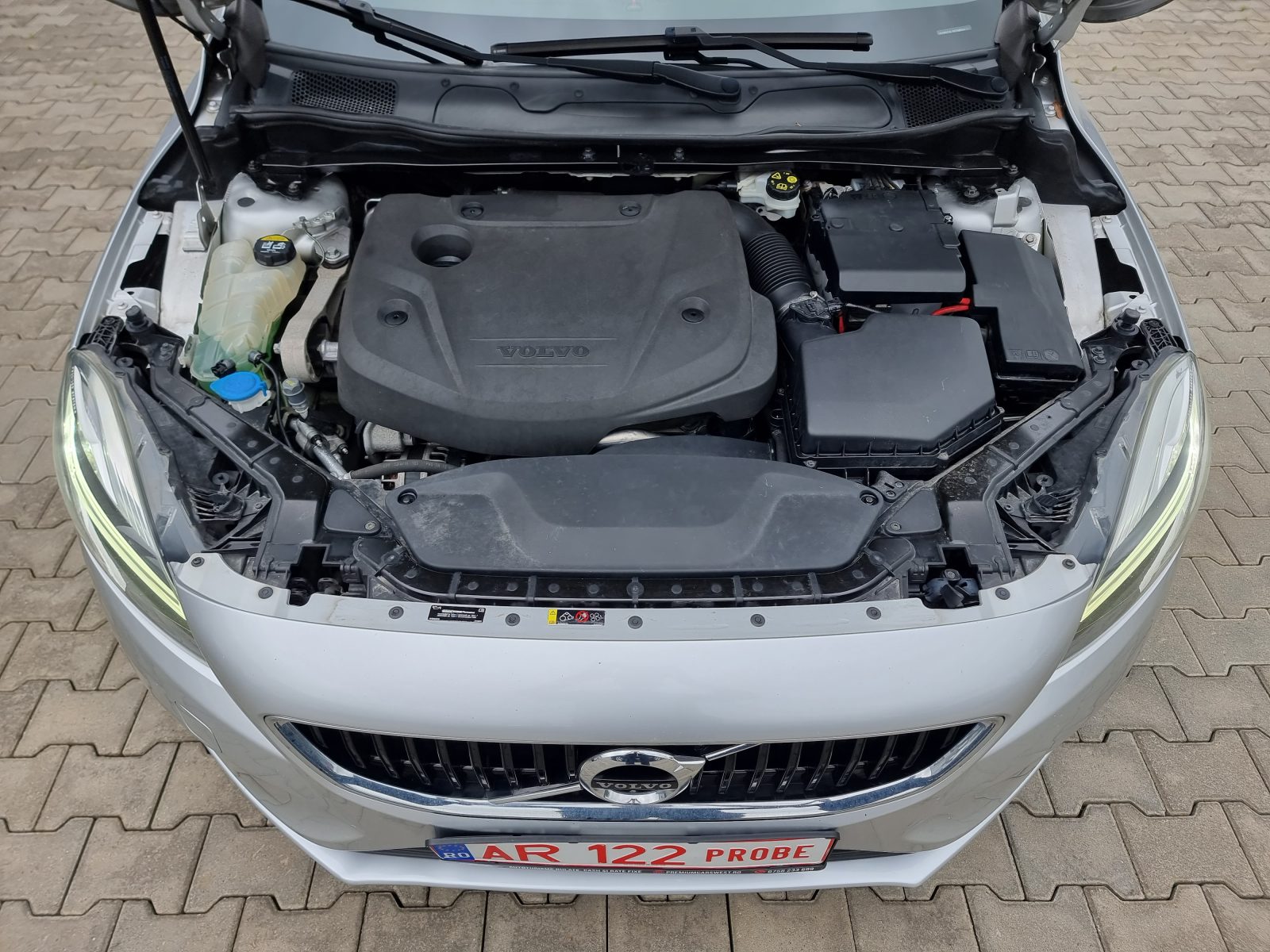 VOLVO V40, 2.0 DIESEL, 120 CP, AN 2016, EURO 6       RATE-LIVRARE-GARANTIE