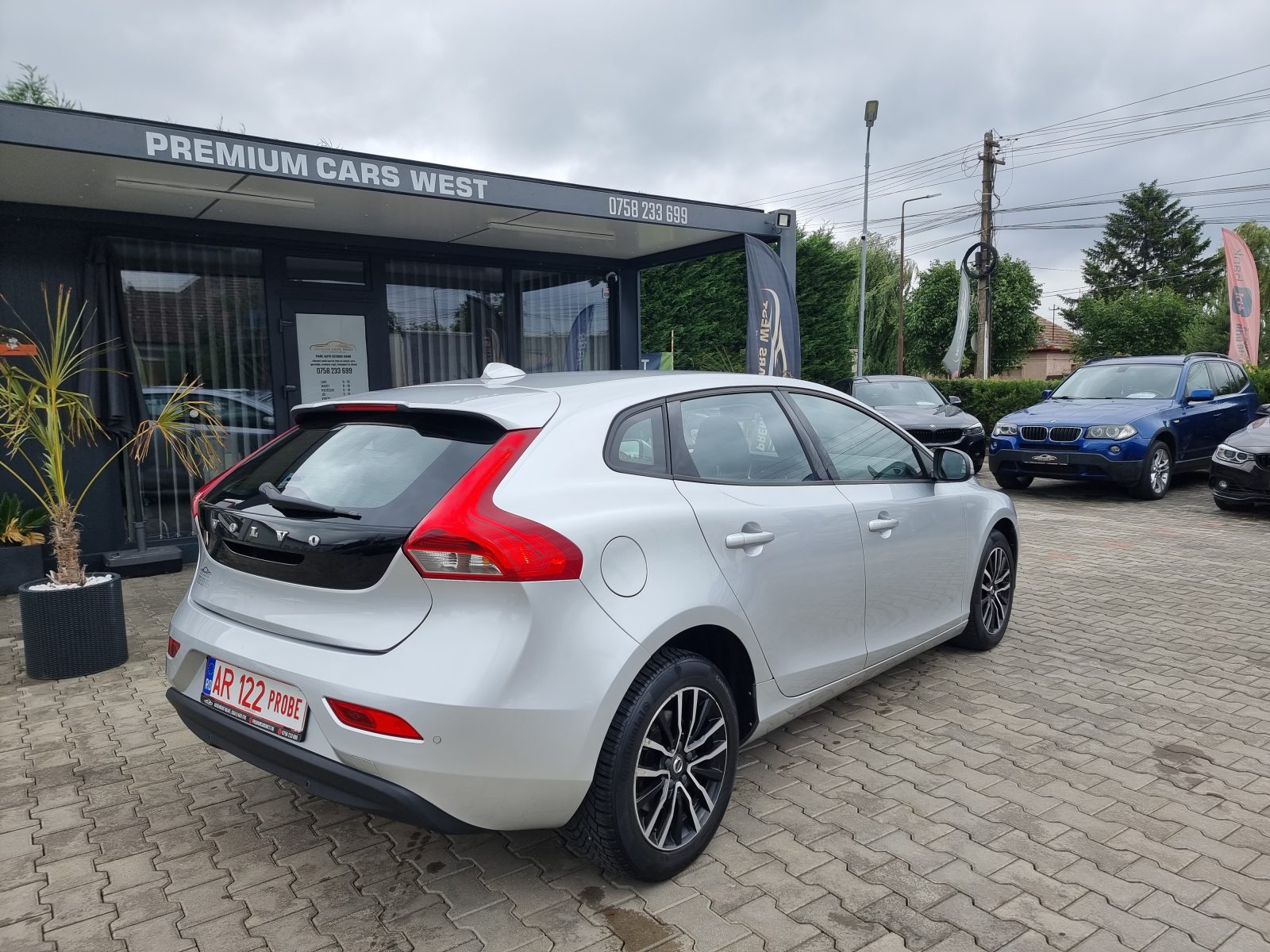 VOLVO V40, 2.0 DIESEL, 120 CP, AN 2016, EURO 6       RATE-LIVRARE-GARANTIE