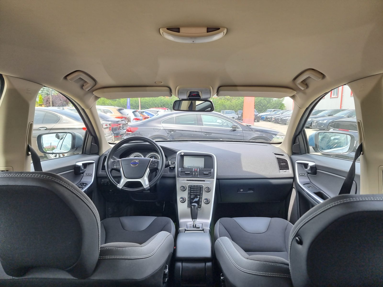 VOLVO XC60 4X4, 2.4 DIESEL, 163 CP, AN 2011, EURO 5      RATE-LIVRARE-GARANTIE