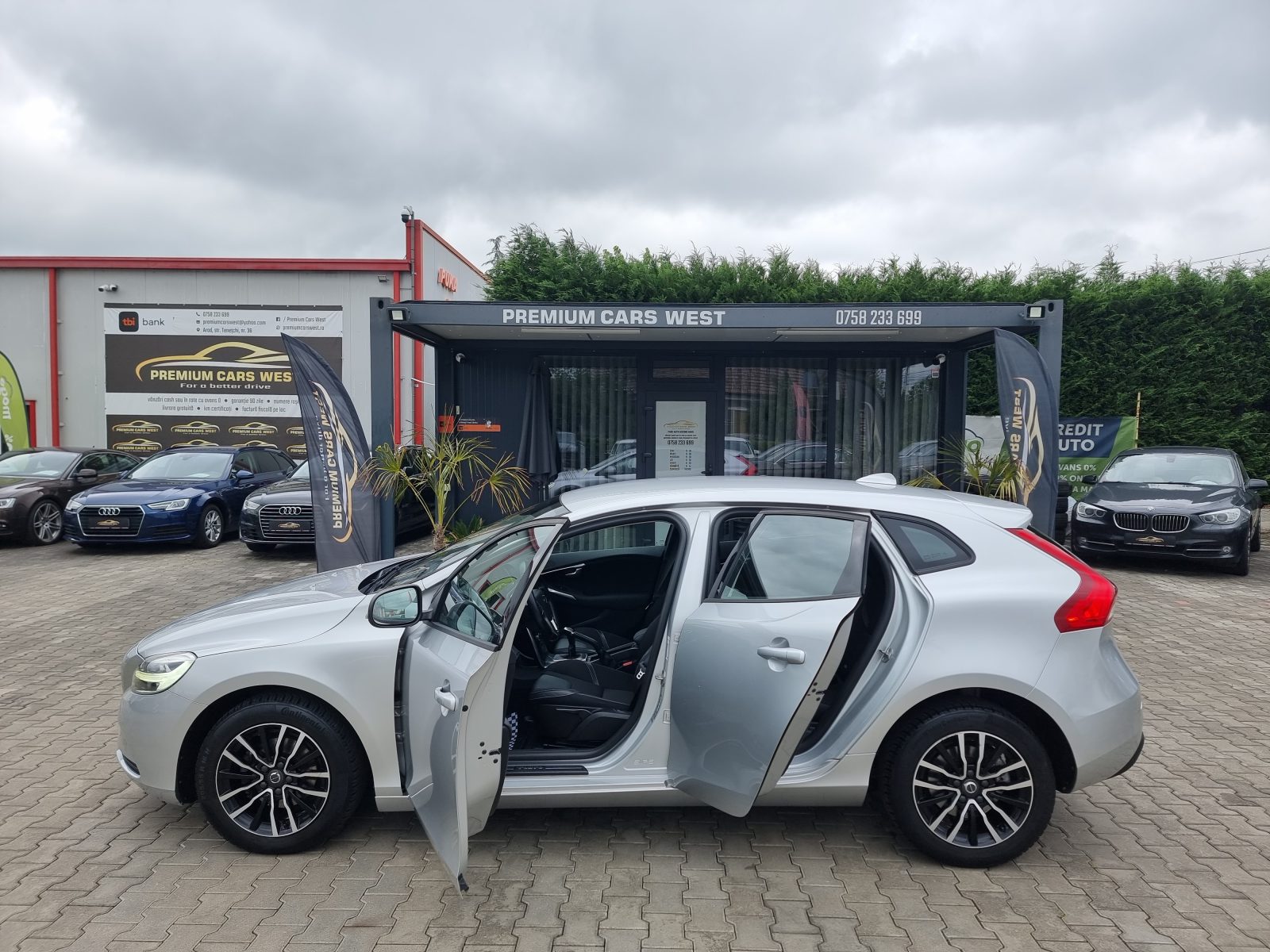 VOLVO V40, 2.0 DIESEL, 120 CP, AN 2016, EURO 6       RATE-LIVRARE-GARANTIE