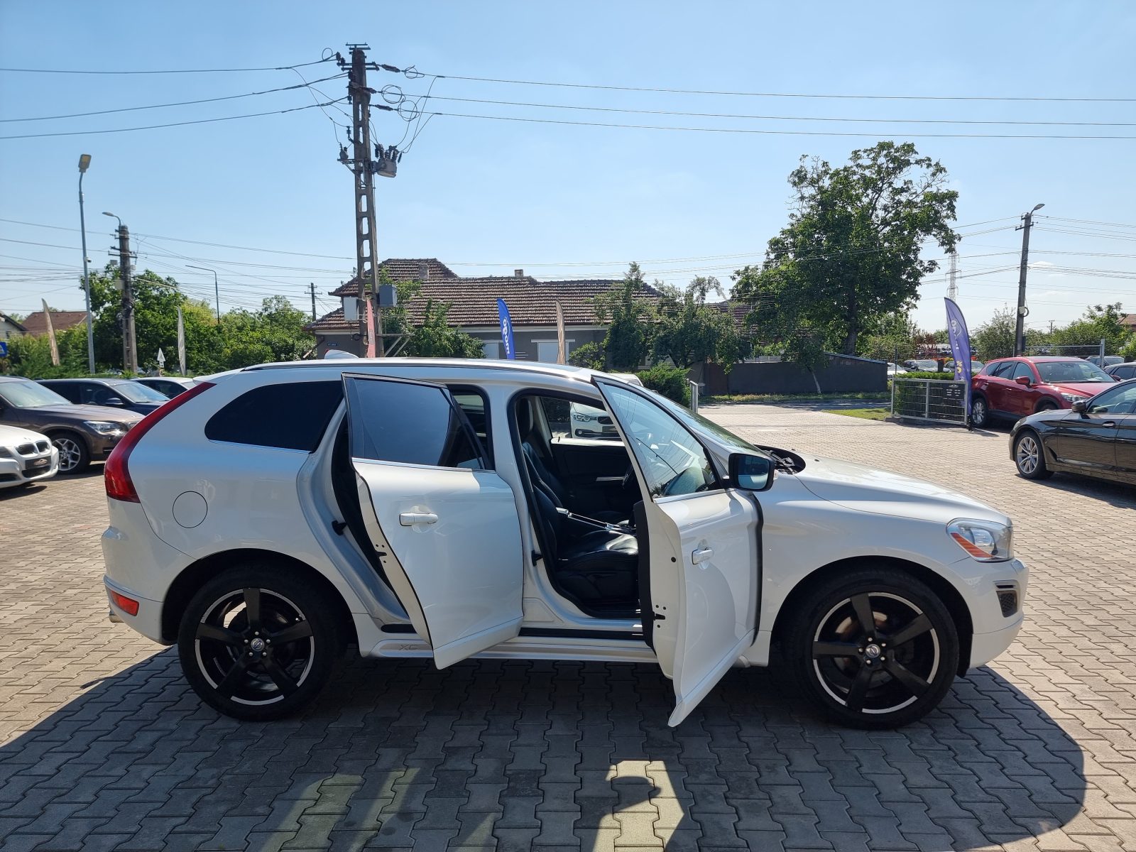 VOLVO XC60 4X4 R-DESIGN, 2.4 DIESEL, 215 CP, AN 2012, EURO 5       RATE-LIVRARE-GARANTIE