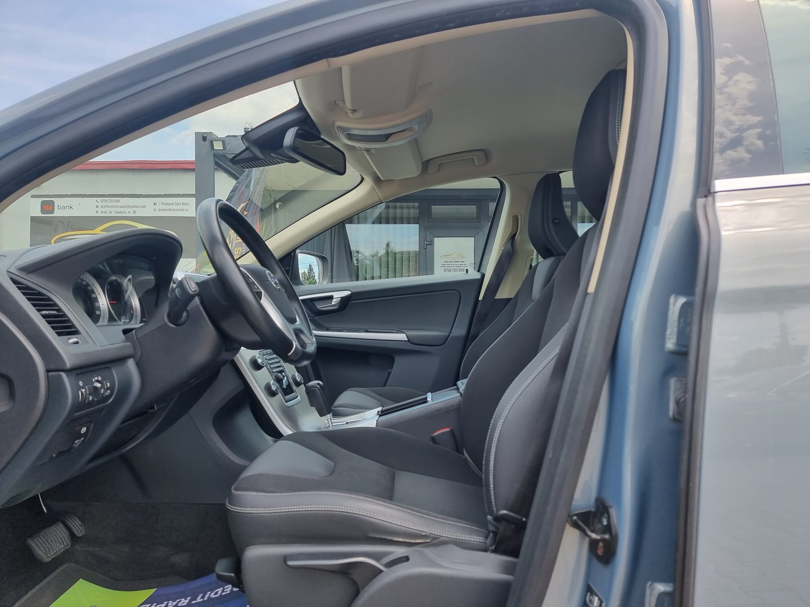 VOLVO XC60 4X4, 2.4 DIESEL, 163 CP, AN 2011, EURO 5      RATE-LIVRARE-GARANTIE