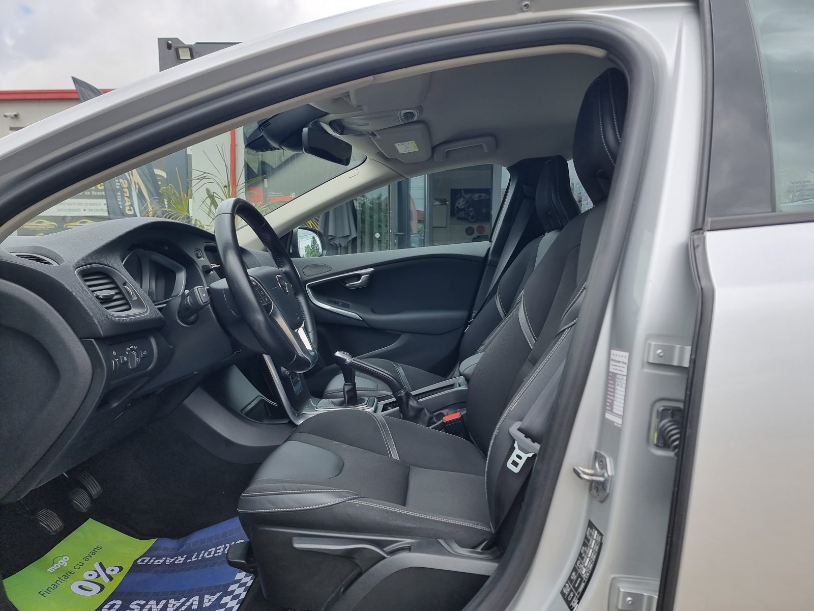 VOLVO V40, 2.0 DIESEL, 120 CP, AN 2016, EURO 6       RATE-LIVRARE-GARANTIE