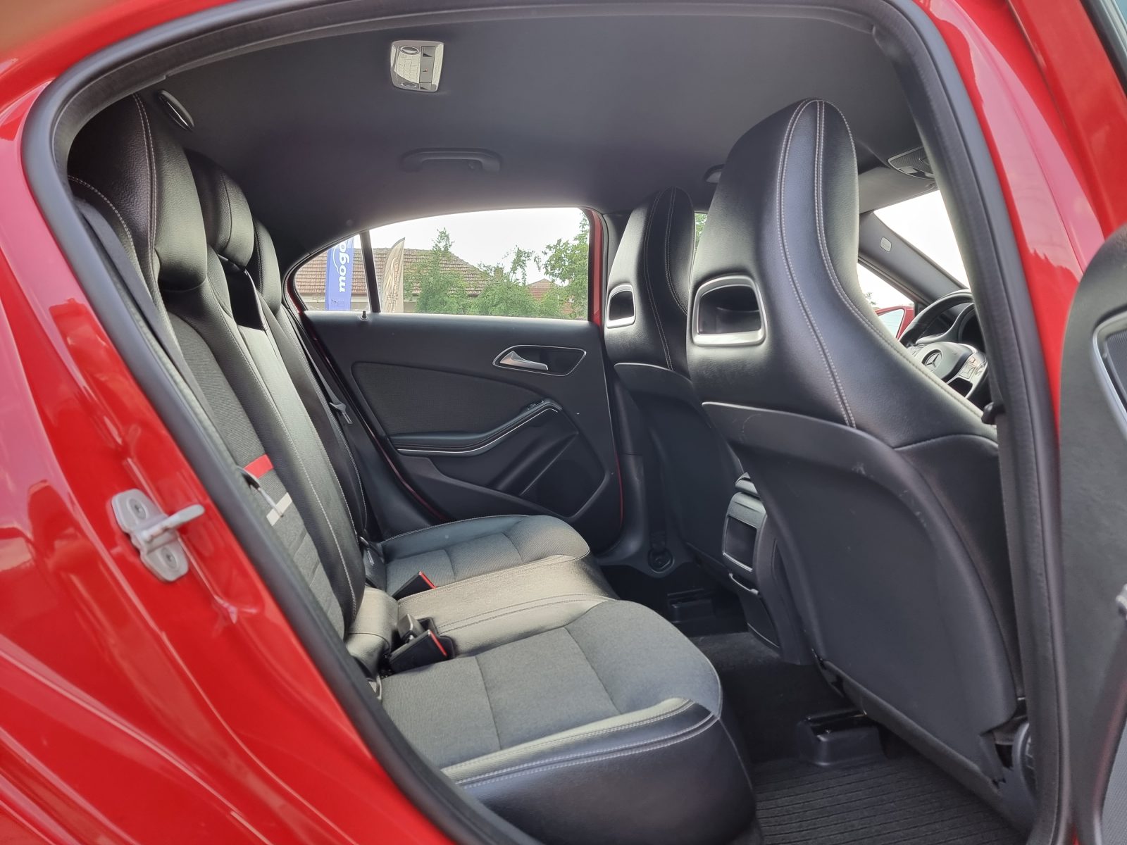 MERCEDES-BENZ A180, 1.6 BENZINA, 122 CP, AN 2015, EURO 6         RATE-LIVRARE-GARANTIE