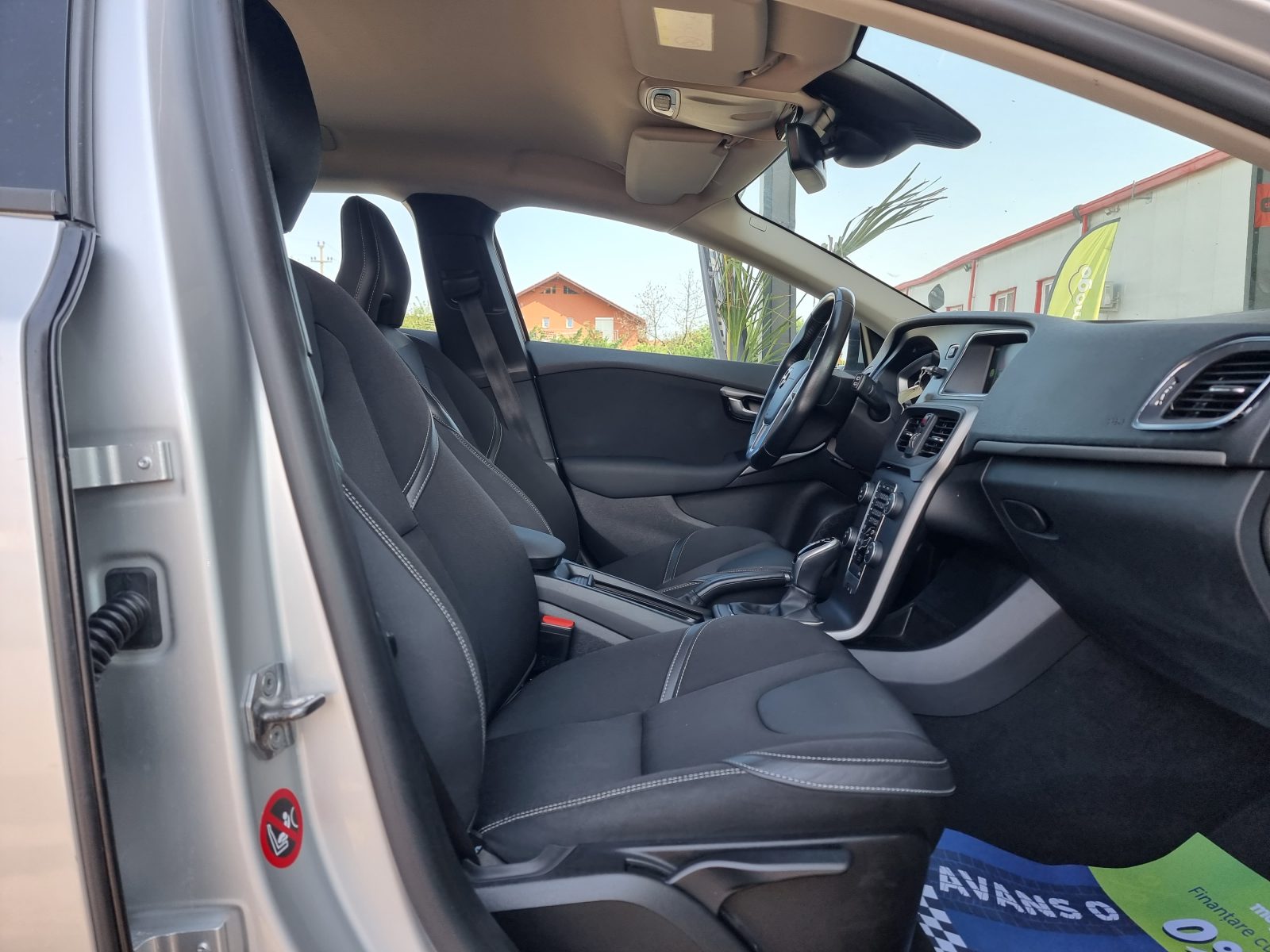 VOLVO V40, 2.0 DIESEL, 120 CP, AN 2017, EURO 6         RATE-LIVRARE-GARANTIE
