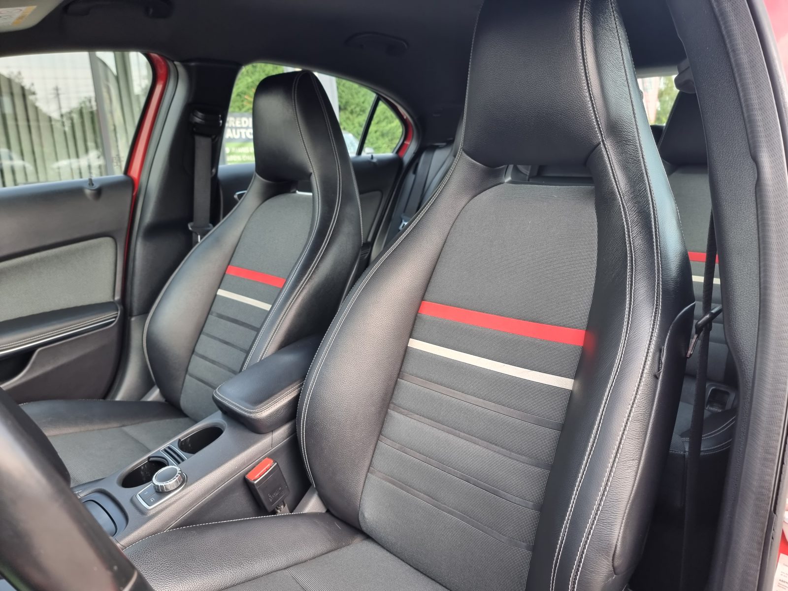 MERCEDES-BENZ A180, 1.6 BENZINA, 122 CP, AN 2015, EURO 6         RATE-LIVRARE-GARANTIE