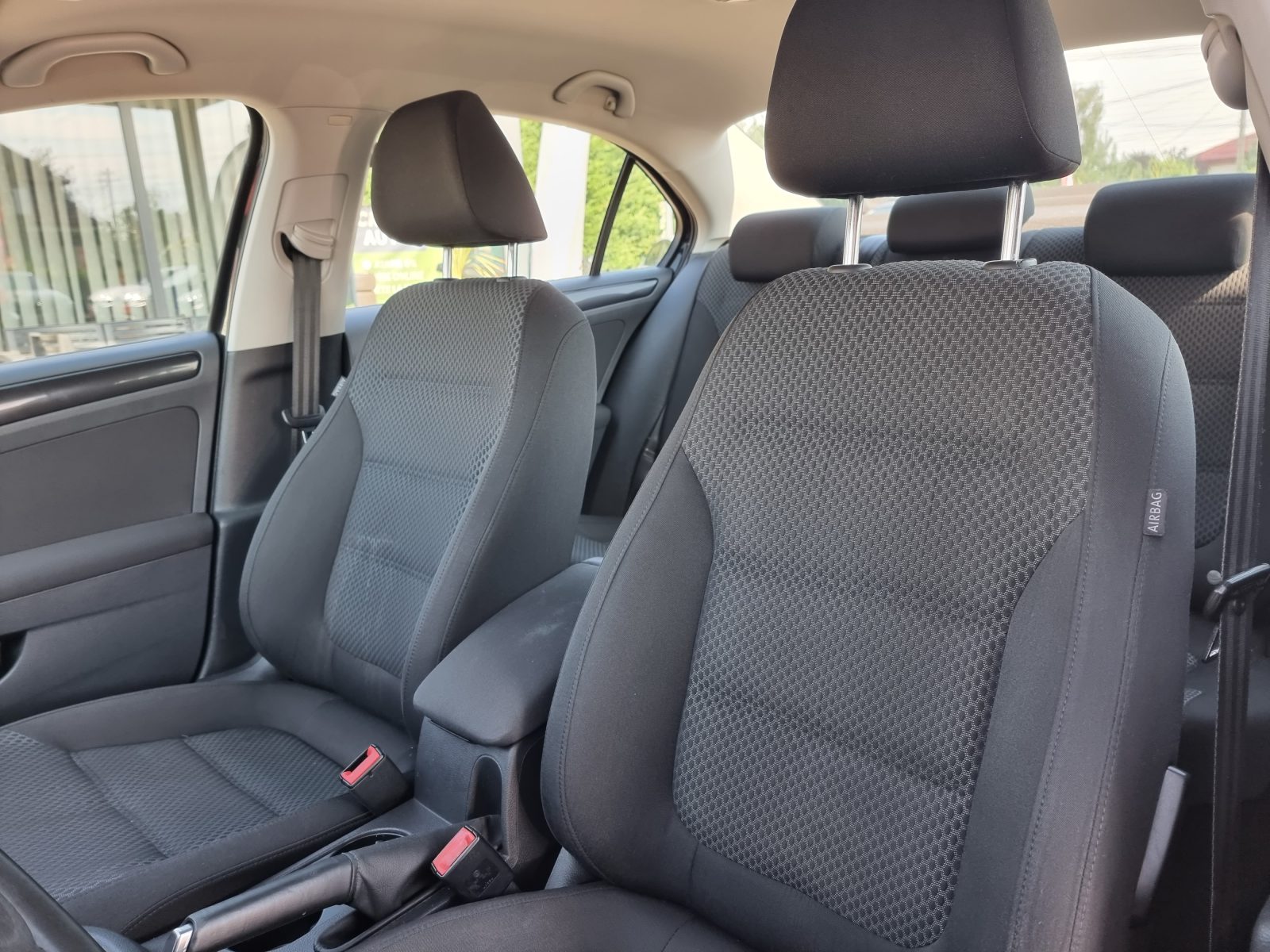 VOLKSWAGEN JETTA, 2.0 TDI, 140 CP, AN 2011, EURO 5     RATE-LIVRARE-GARANTIE