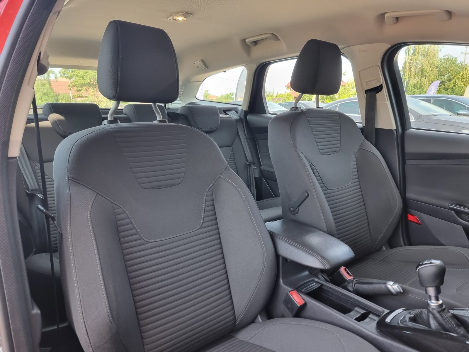 FORD FOCUS, 1.5 BENZINA, 150 CP, AN 2015, EURO 6       REVIZIE EFECTUATA ( DISTRIBUTIE + ULEI + FILTRE )         RATE-LIVRARE-GARANTIE