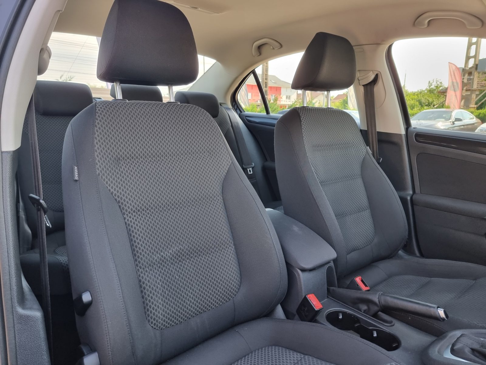 VOLKSWAGEN JETTA, 2.0 TDI, 140 CP, AN 2011, EURO 5     RATE-LIVRARE-GARANTIE
