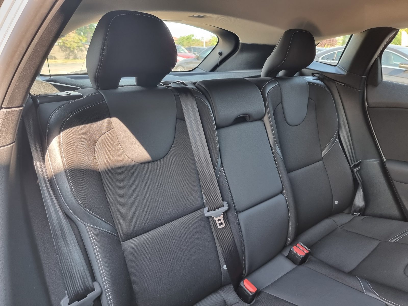 VOLVO V40, 2.0 DIESEL, 120 CP, AN 2017, EURO 6         RATE-LIVRARE-GARANTIE