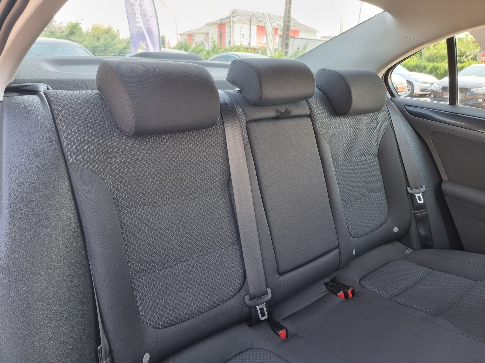 VOLKSWAGEN JETTA, 2.0 TDI, 140 CP, AN 2011, EURO 5     RATE-LIVRARE-GARANTIE