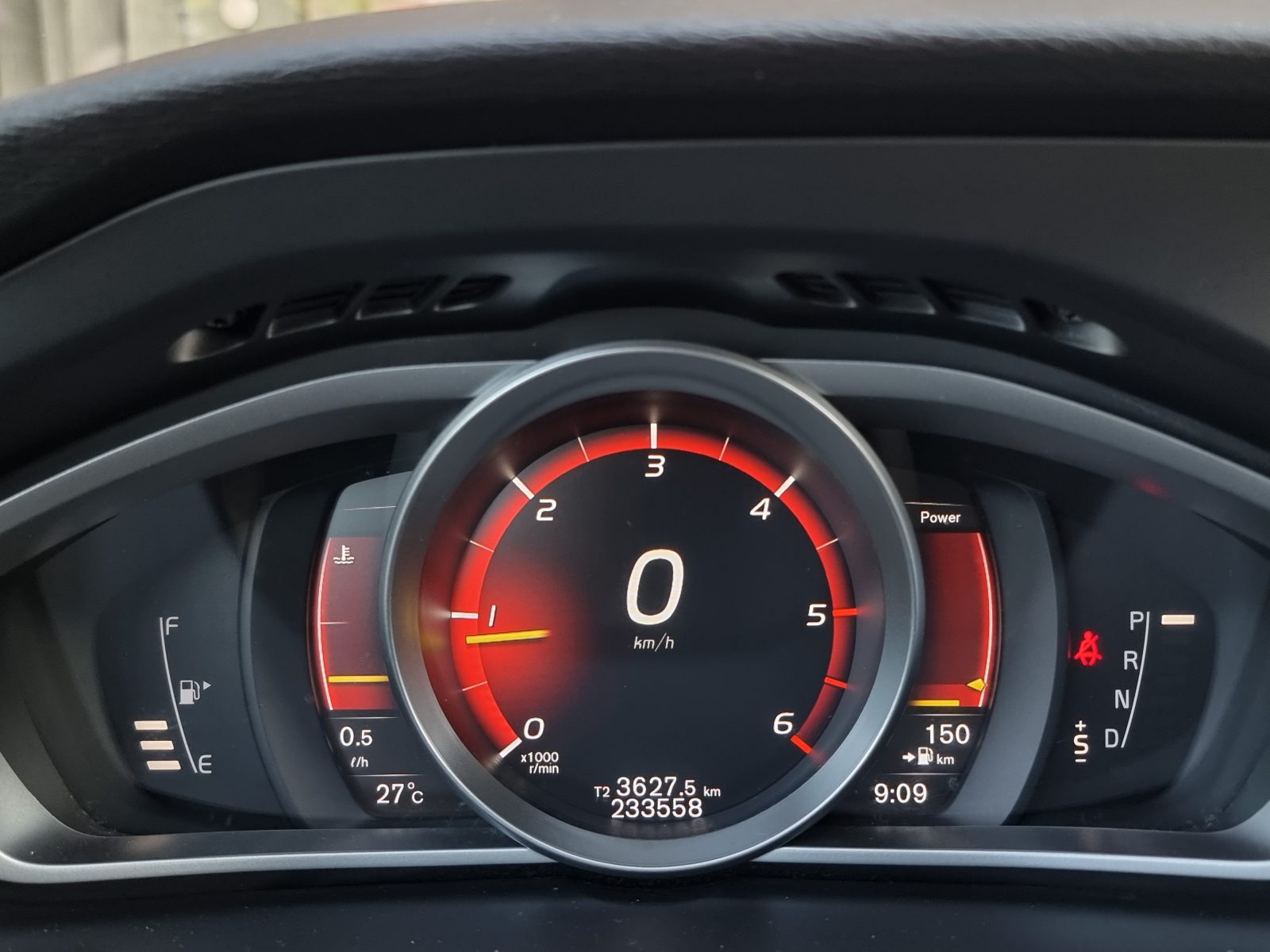 VOLVO V40, 2.0 DIESEL, 120 CP, AN 2017, EURO 6         RATE-LIVRARE-GARANTIE