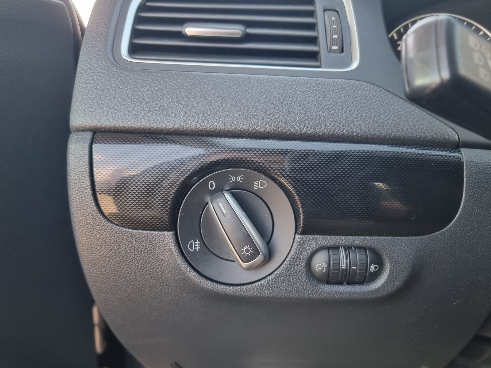 VOLKSWAGEN JETTA, 2.0 TDI, 140 CP, AN 2011, EURO 5     RATE-LIVRARE-GARANTIE