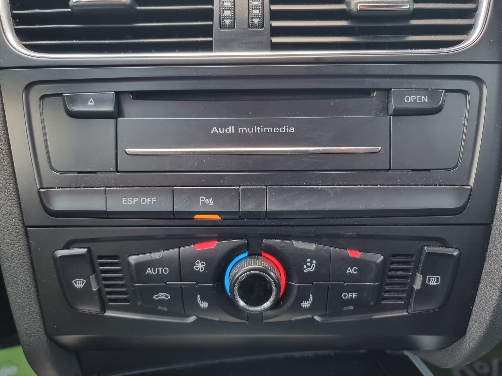 AUDI A4 S-LINE QUATTRO, 2.0 TDI, 170 CP, AN 2010, EURO 5         RATE-LIVRARE-GARANTIE