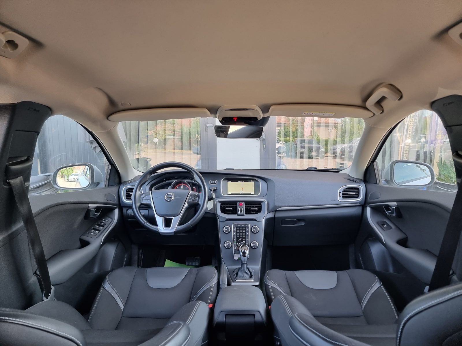 VOLVO V40, 2.0 DIESEL, 120 CP, AN 2017, EURO 6         RATE-LIVRARE-GARANTIE