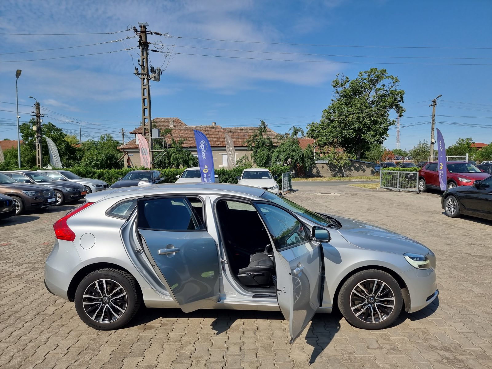 VOLVO V40, 2.0 DIESEL, 120 CP, AN 2017, EURO 6         RATE-LIVRARE-GARANTIE