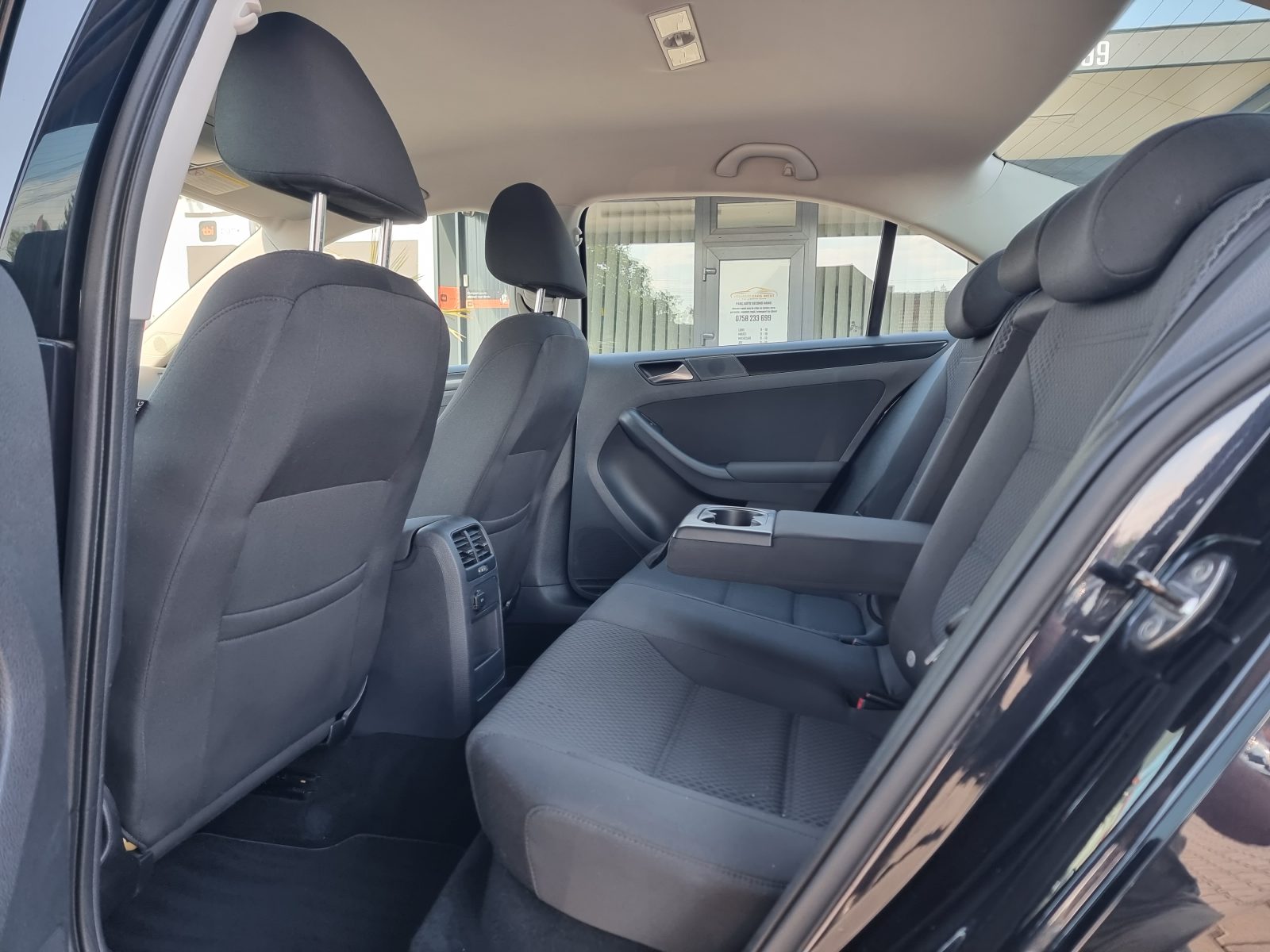 VOLKSWAGEN JETTA, 2.0 TDI, 140 CP, AN 2011, EURO 5     RATE-LIVRARE-GARANTIE