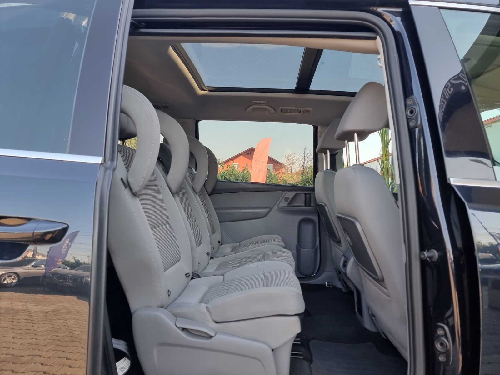 VOLKSWAGEN SHARAN, 7 LOCURI, 2.0 TDI, 140 CP, AN 2011, EURO 5        RATE-LIVRARE-GARANTIE