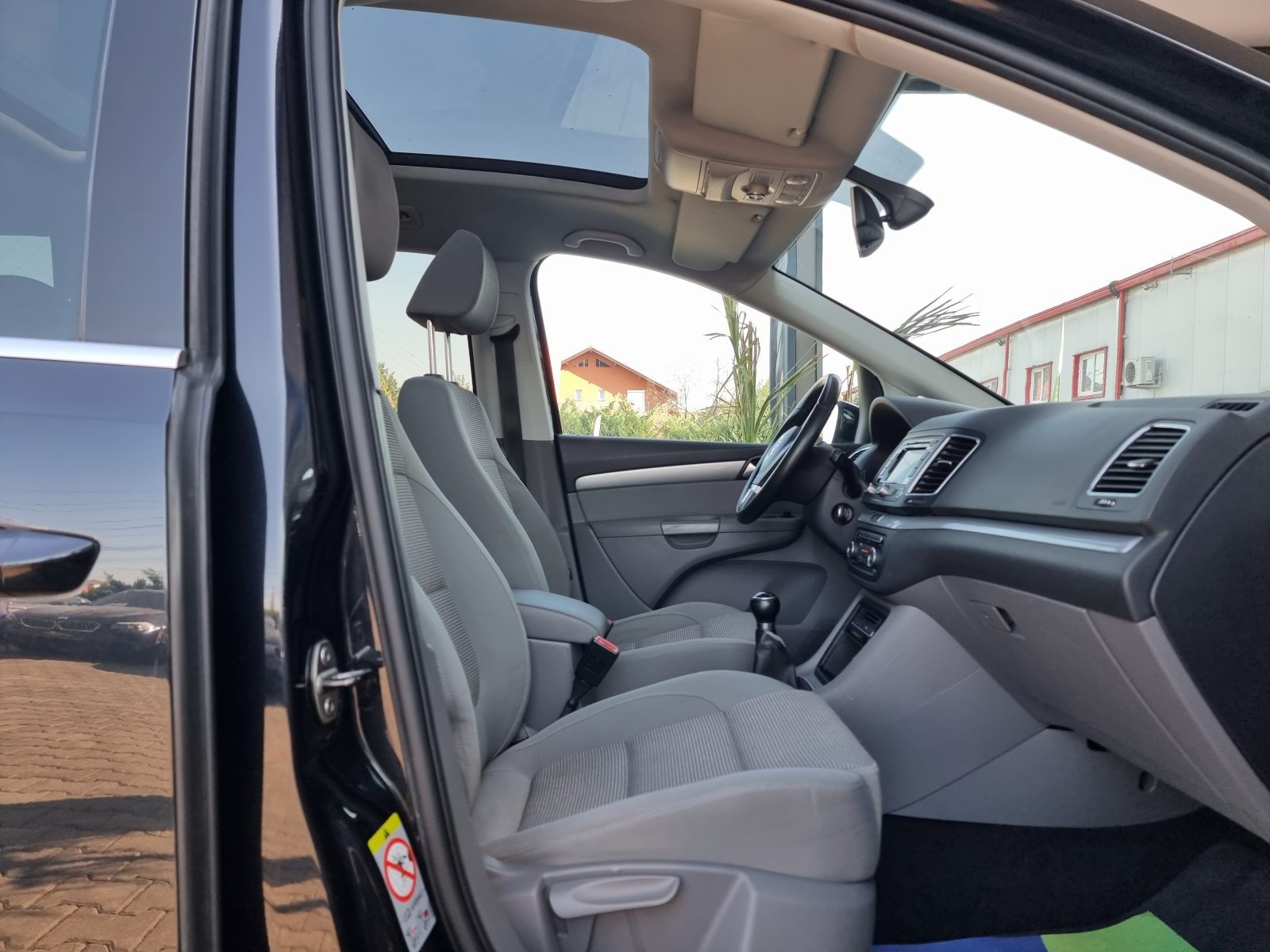 VOLKSWAGEN SHARAN, 7 LOCURI, 2.0 TDI, 140 CP, AN 2011, EURO 5        RATE-LIVRARE-GARANTIE