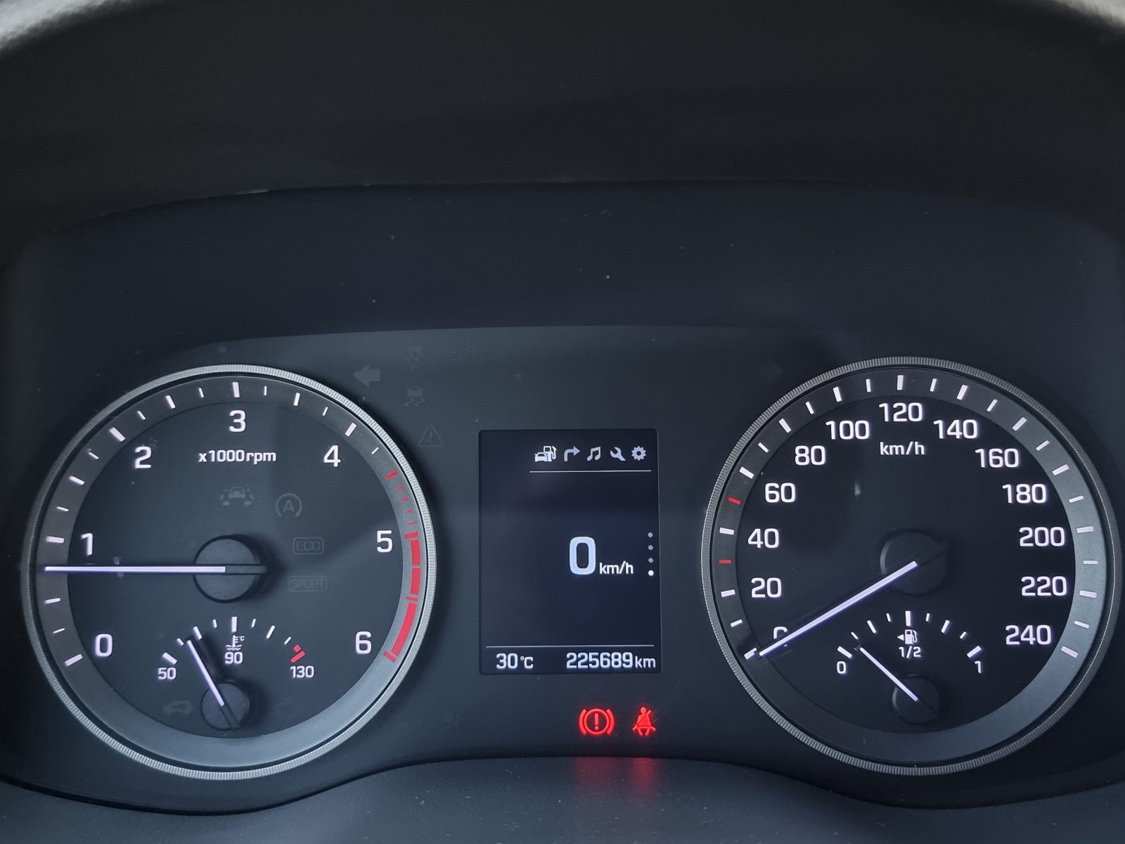 HYUNDAI TUCSON, 2.0 DIESEL, 136 CP, AN 2016, EURO 6         RATE-LIVRARE-GARANTIE