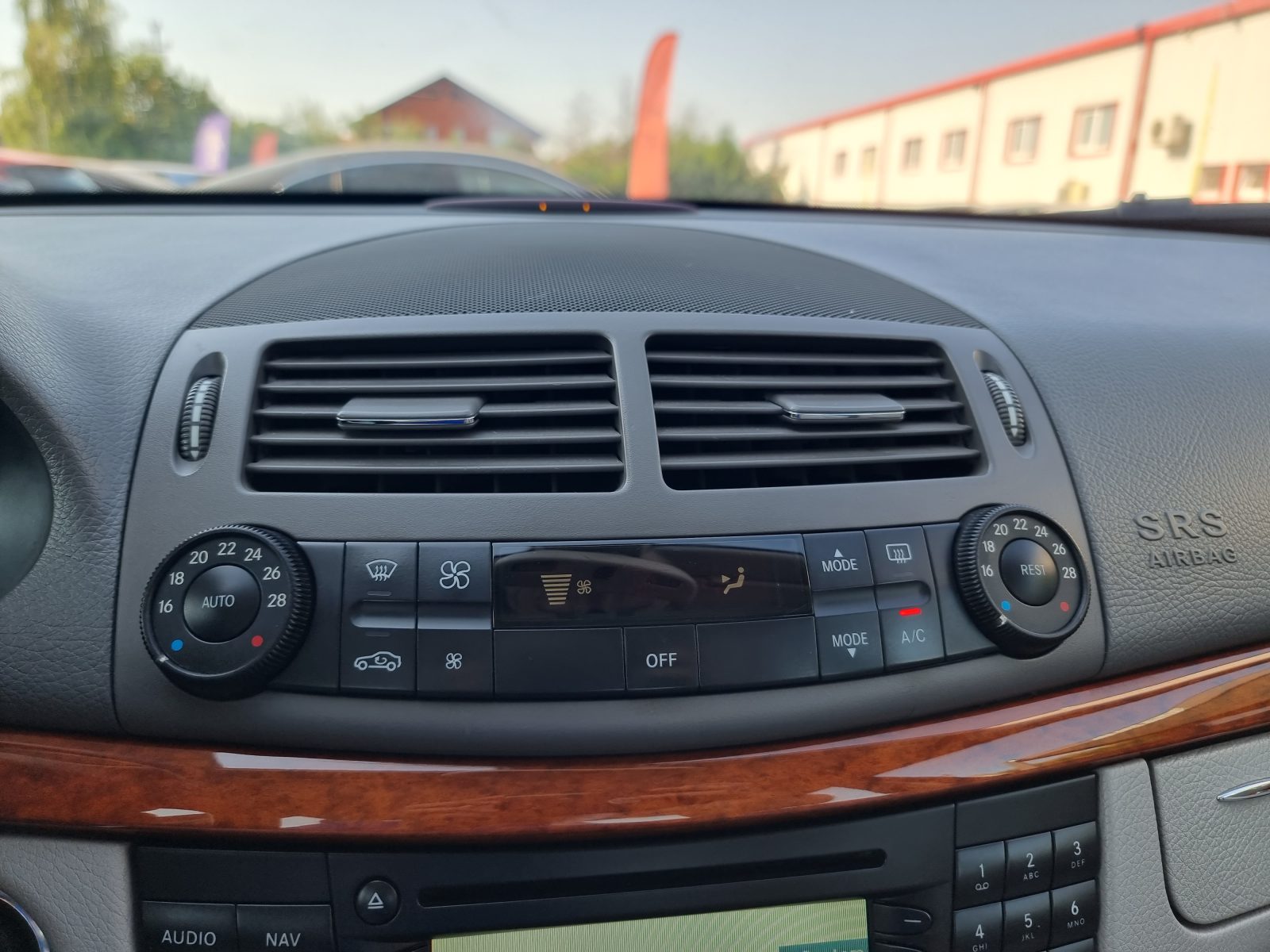 MERCEDES-BENZ E200 KOMPRESSOR, 1.8 BENZINA, 184 CP, AN 2007            RATE-LIVRARE-GARANTIE
