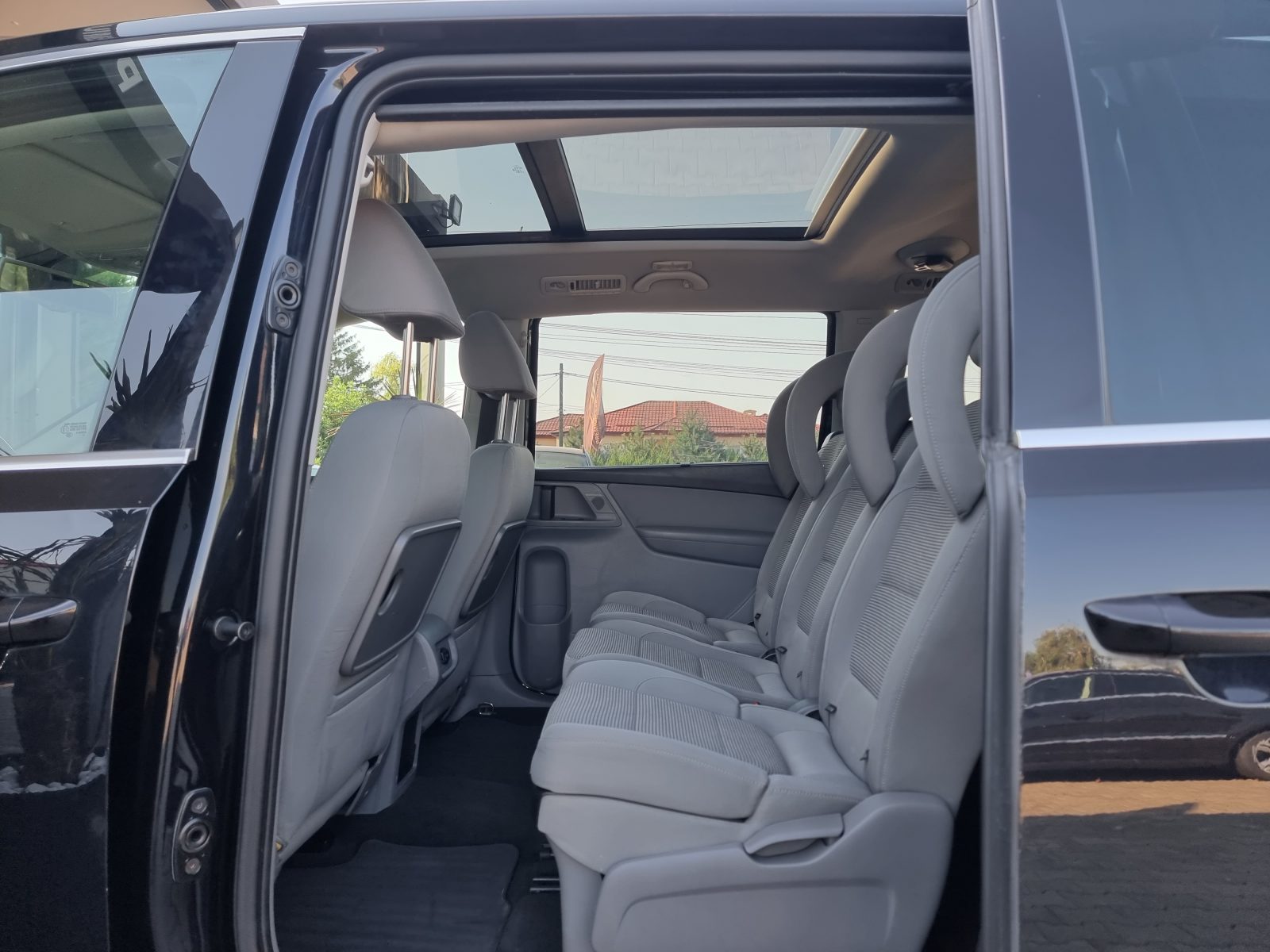 VOLKSWAGEN SHARAN, 7 LOCURI, 2.0 TDI, 140 CP, AN 2011, EURO 5        RATE-LIVRARE-GARANTIE