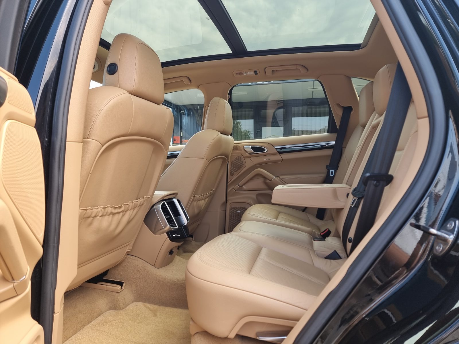 PORSCHE CAYENNE, 3.0 DIESEL, 239 CP, AN 2011, EURO 5       RATE-LIVRARE-GARANTIE